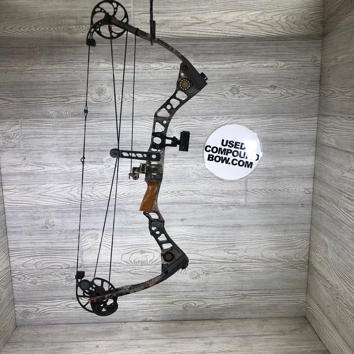 Mathews Outback 27" 60lb Right Handed Bow package