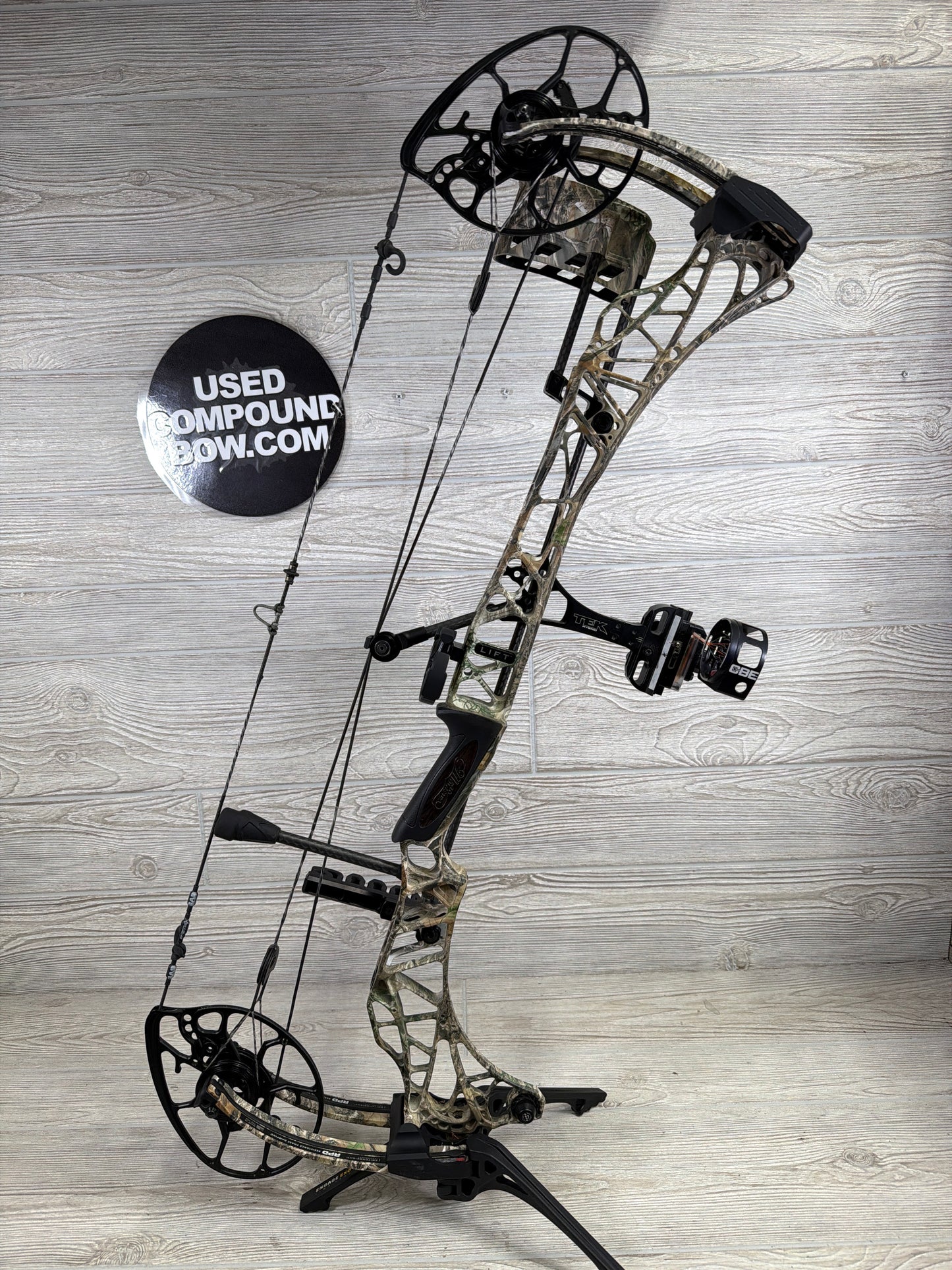 Used Mathews Lift 29.5 LH Realtree edge package 29/70