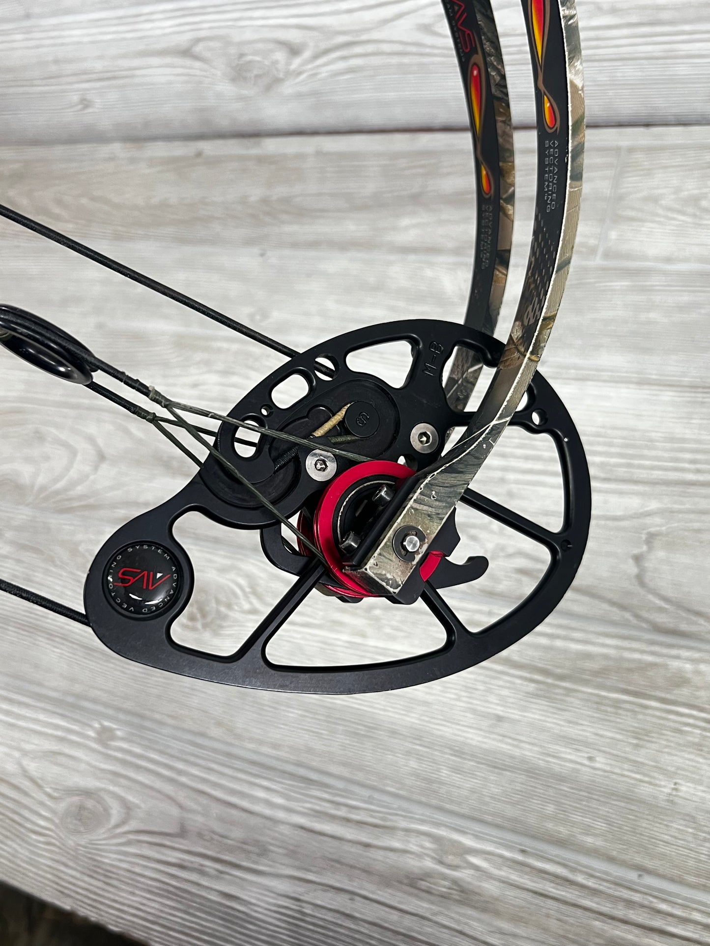 Used Mathews "McPherson Series" Monster 6.0 LH hunt package 70# 29"