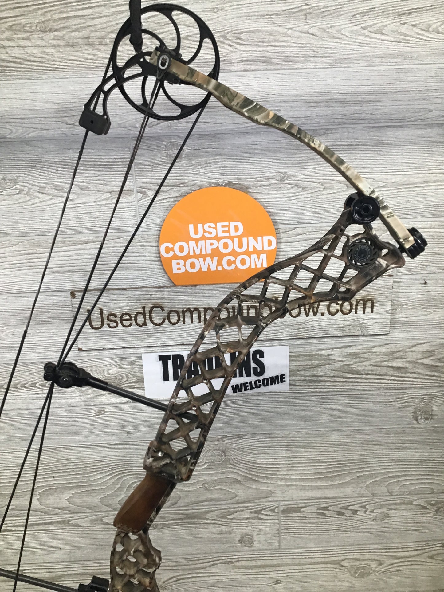 Used Mathews Heli-M 27.5/70# Right Handed (new Strings)