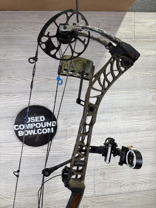 Used Mathews V3X 33 Left Hand Ambush Riser w Sitka Elevated 2 Limbs Loaded Pkg