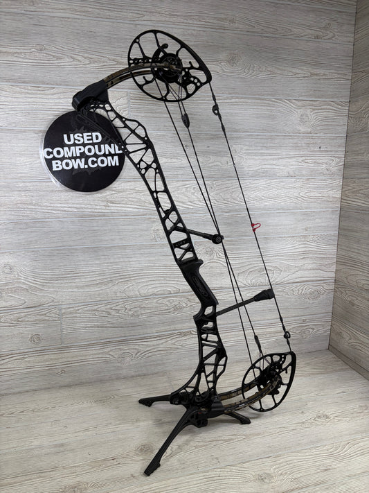 Used Mathews Lift 29.5 Right Handed Black Riser Bottomlands Limbs