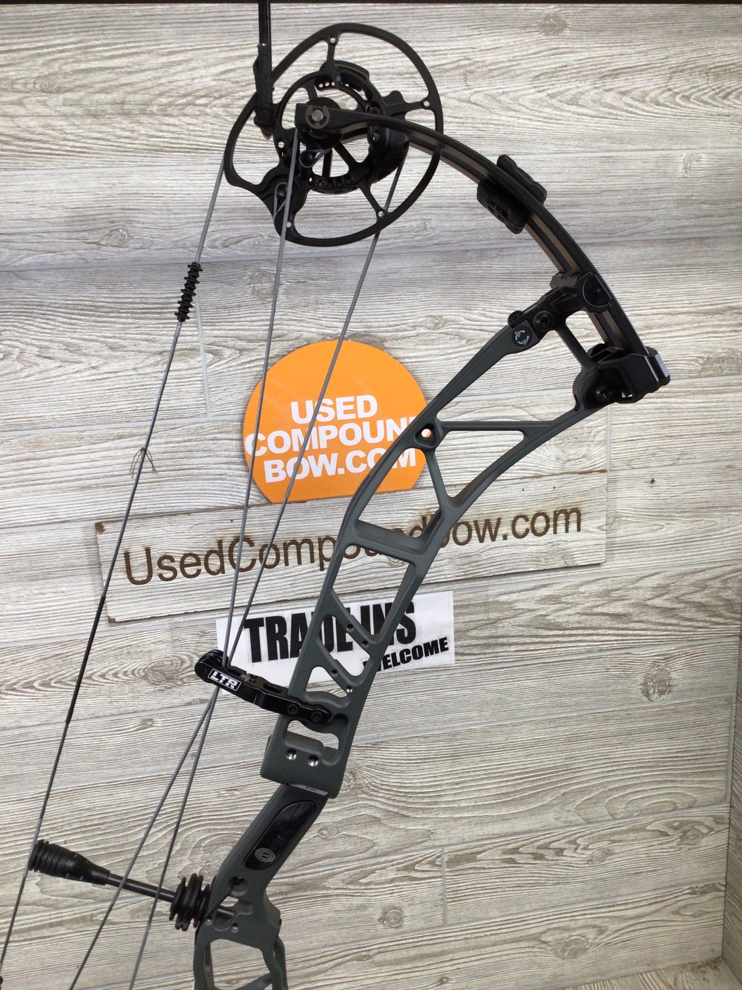 Elite Allure Right Handed Slate Gray 40-50lbs 27" Bow