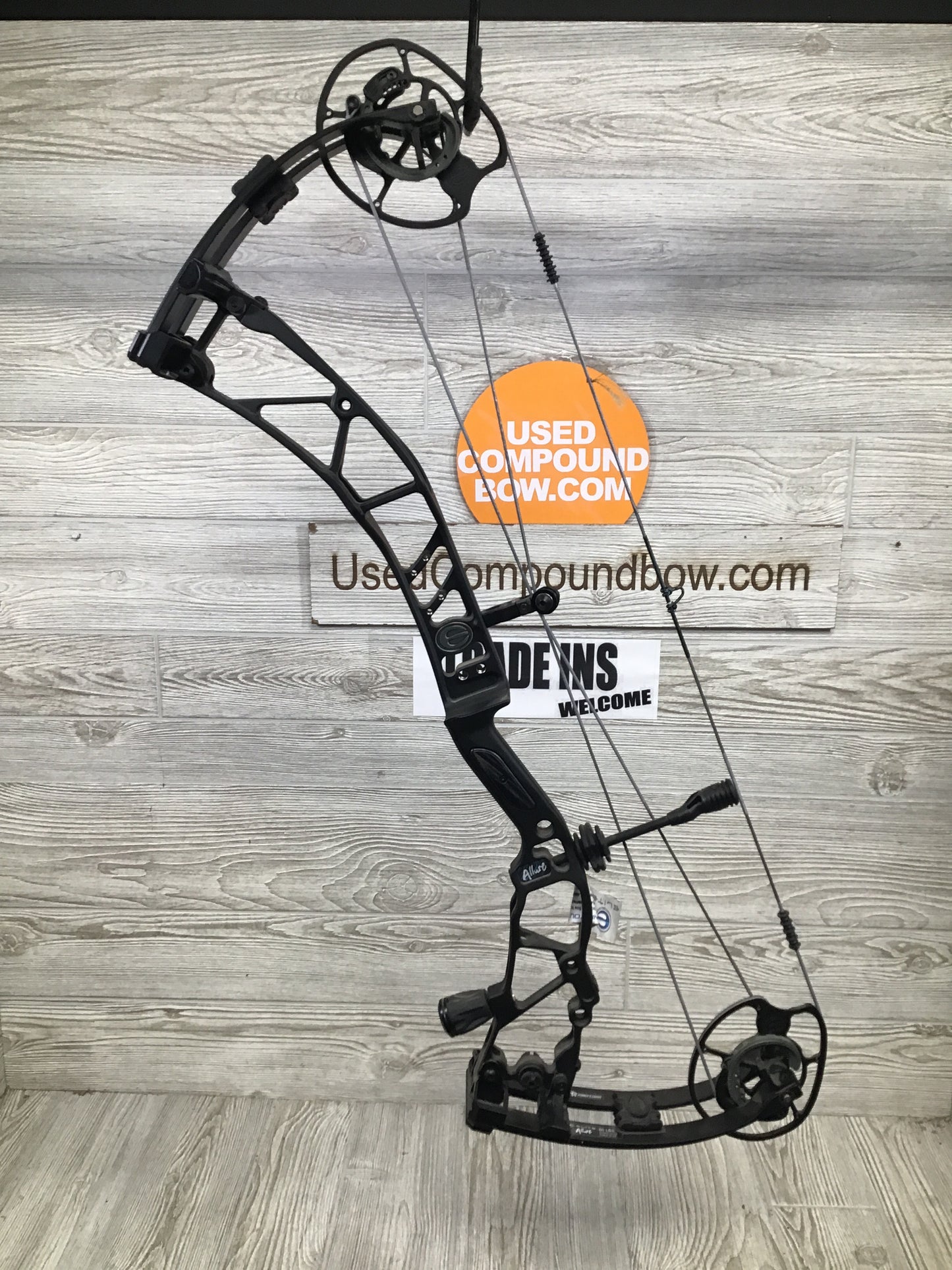 Elite Allure Right Handed Black 40-50lbs Bow