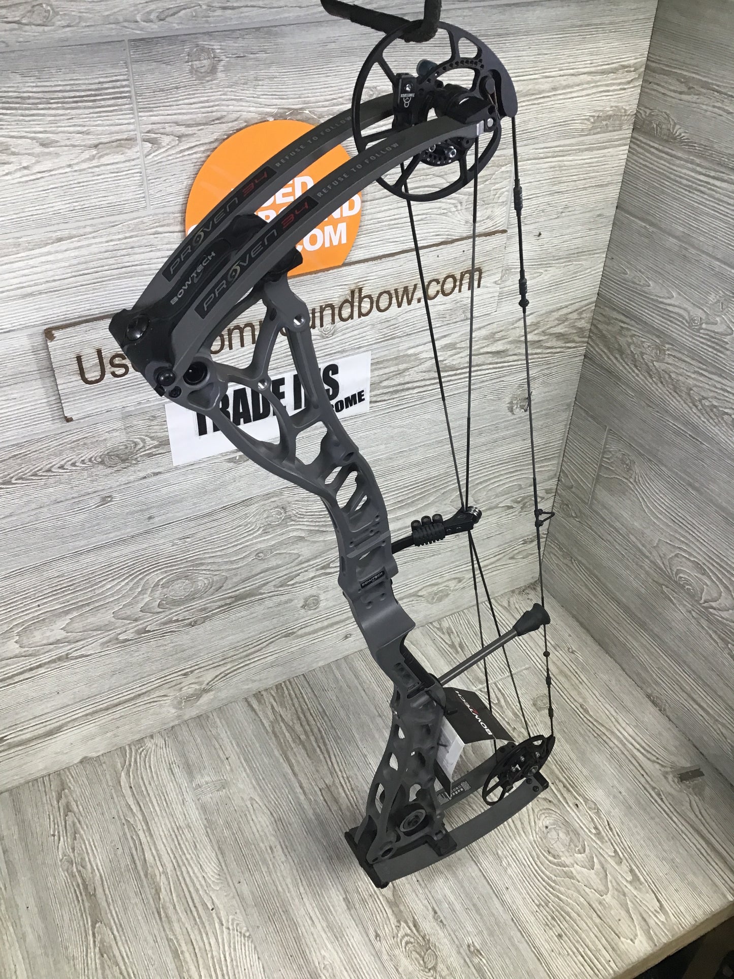 Bowtech Proven 34 Smoke Grey Medium Cam Right Handed 25-30" 60-70lbs