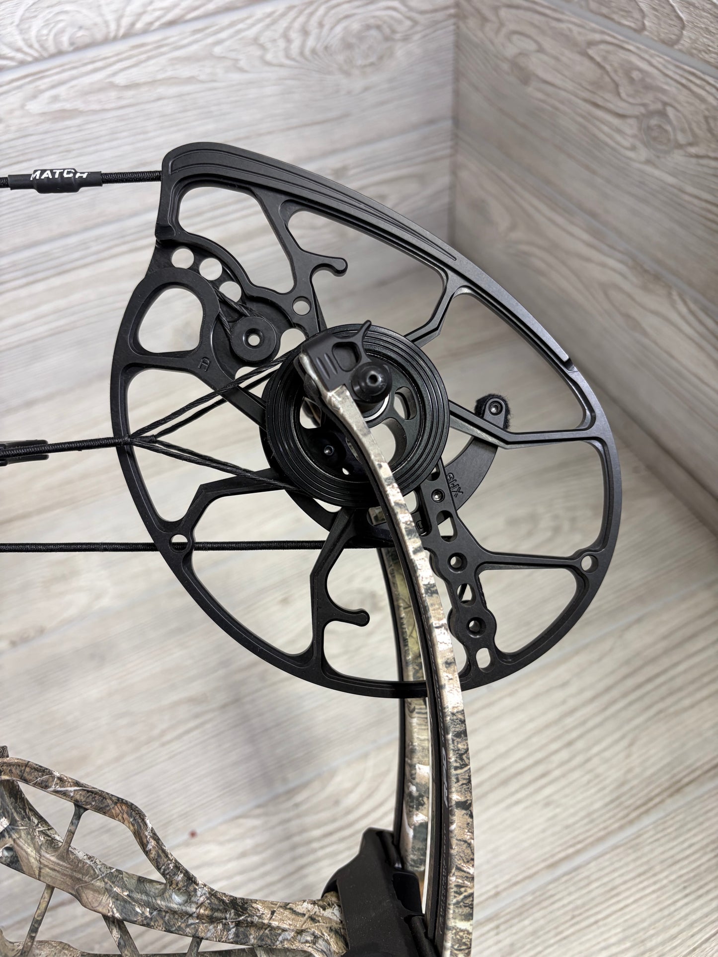 Used Mathews Lift 29.5 RH Realtree Edge Bow Package