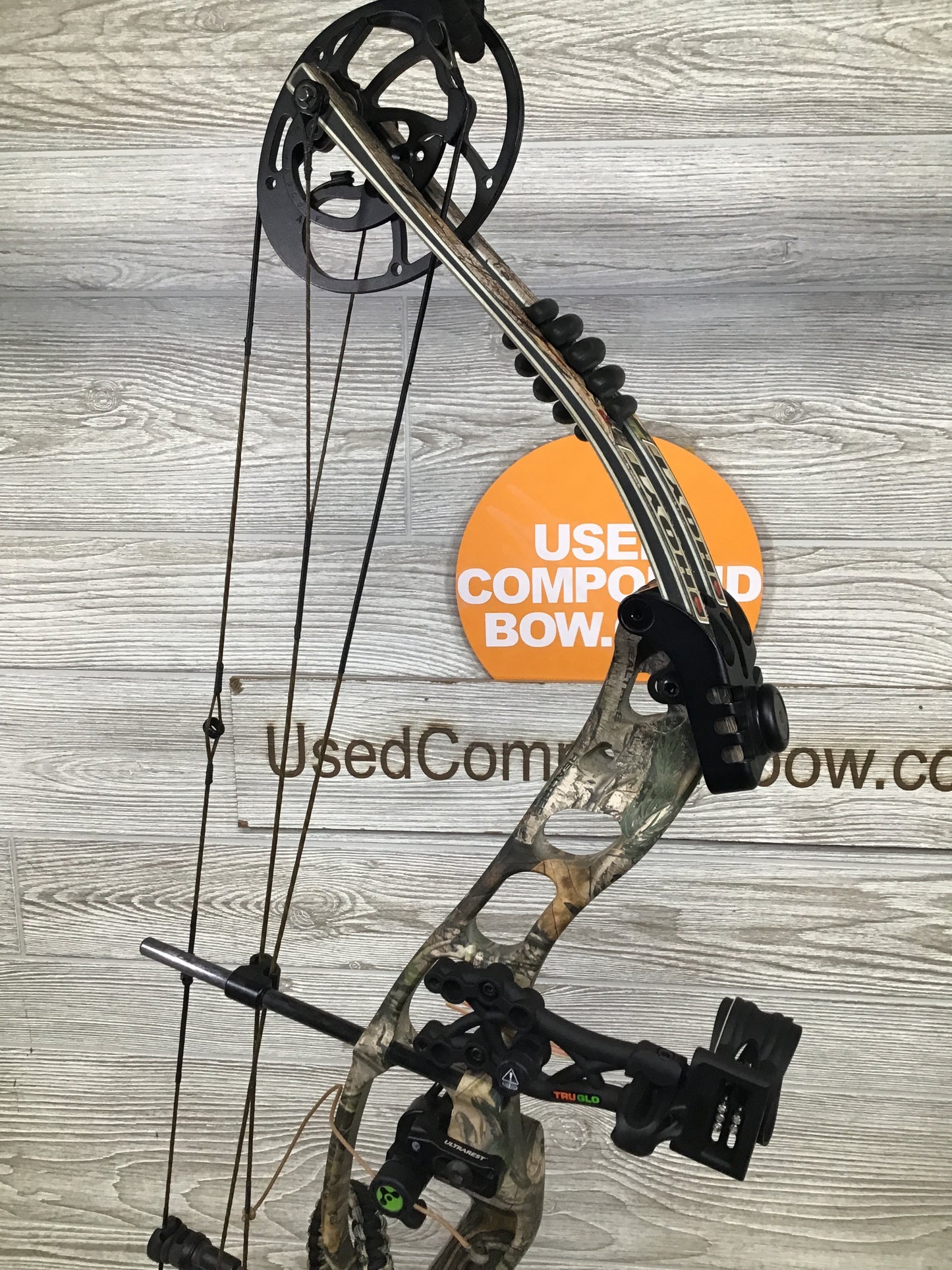 Used RH Hoyt Seven 37 XT 1000 Hunt PKG 60-70# Realtree