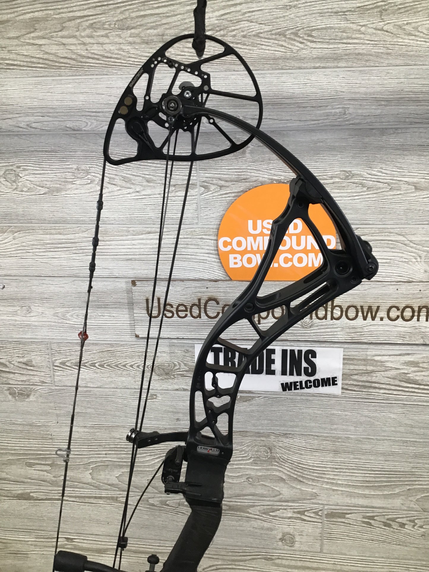 Used Bowtech Realm SR6 Left Hand Black 50-60#