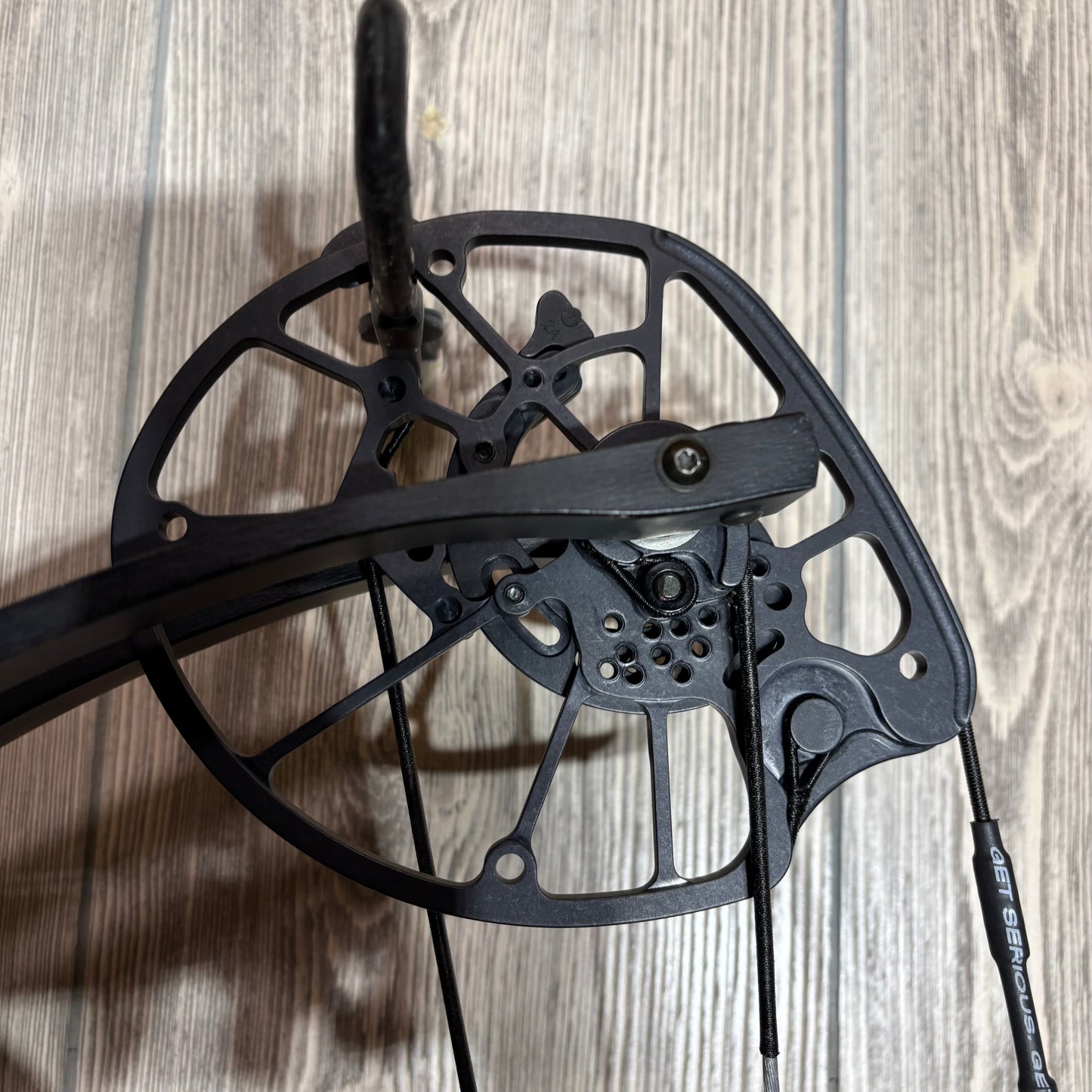 Used Hoyt RX-8 Ultra Black RH 60-70#