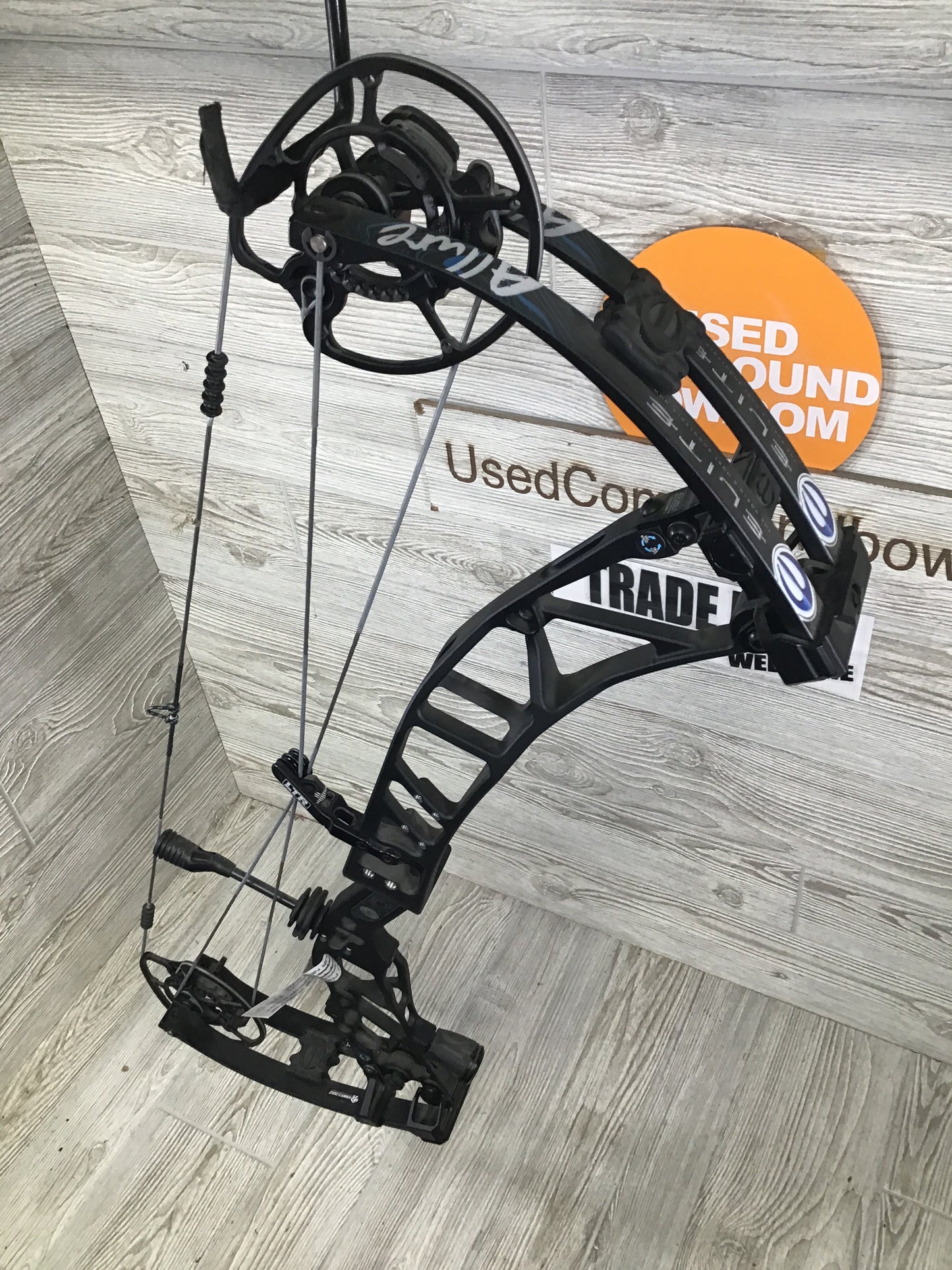 Elite Allure Right Handed Black 40-50lbs Bow