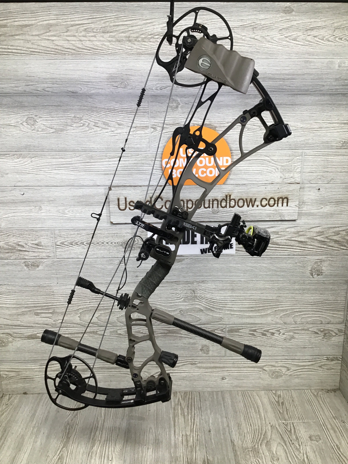 Used Elite Omnia Right Hand 70lb sienna brown package