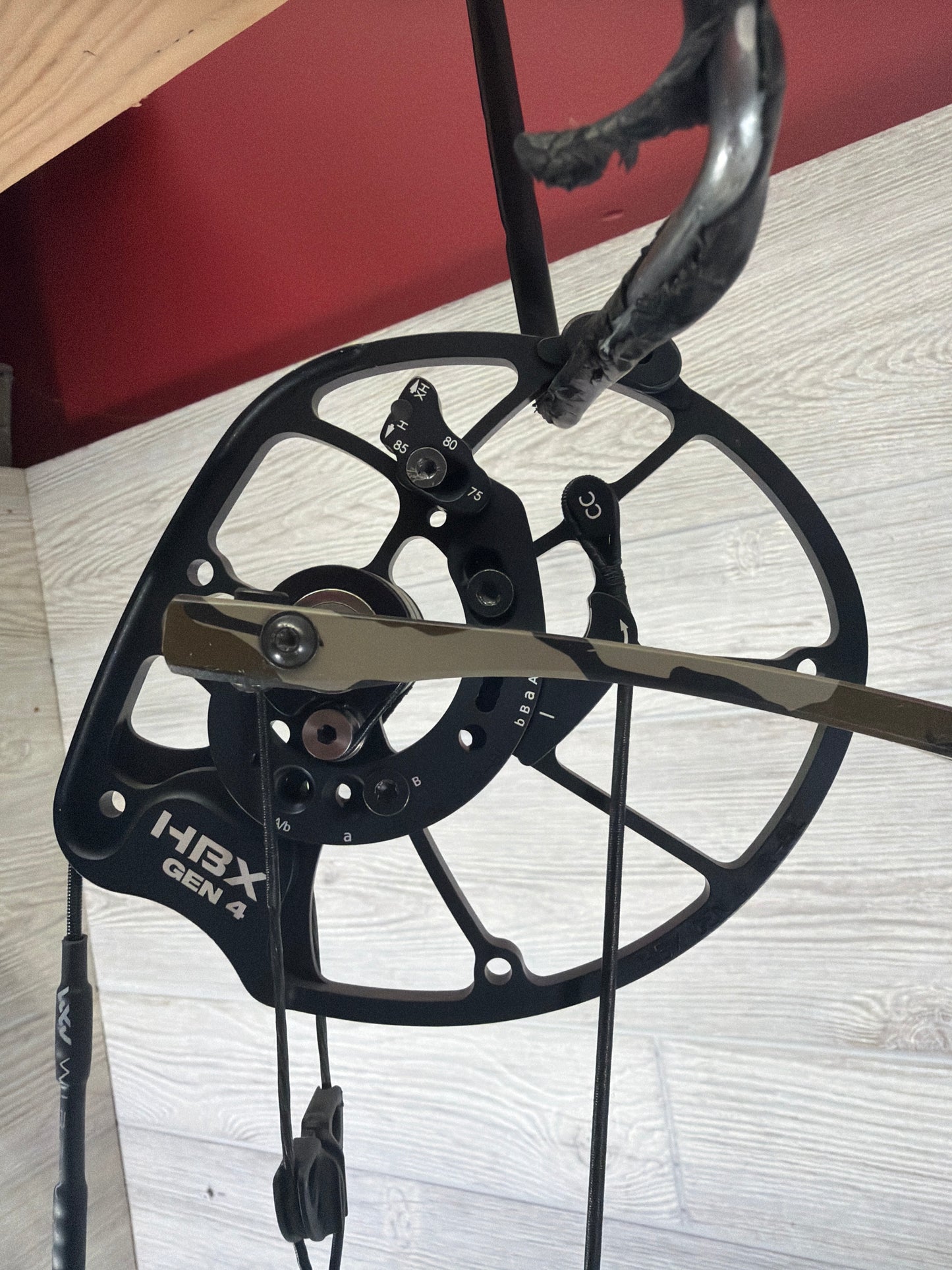 Hoyt RX-9 Ultra 30.5" 70lb Mossy Oak Bottomland Right Hand Bow