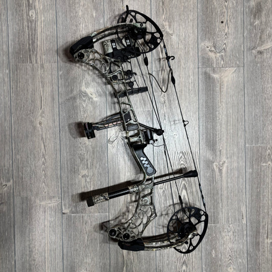 Used Mathews V3 27 RH Realtree Camo Package