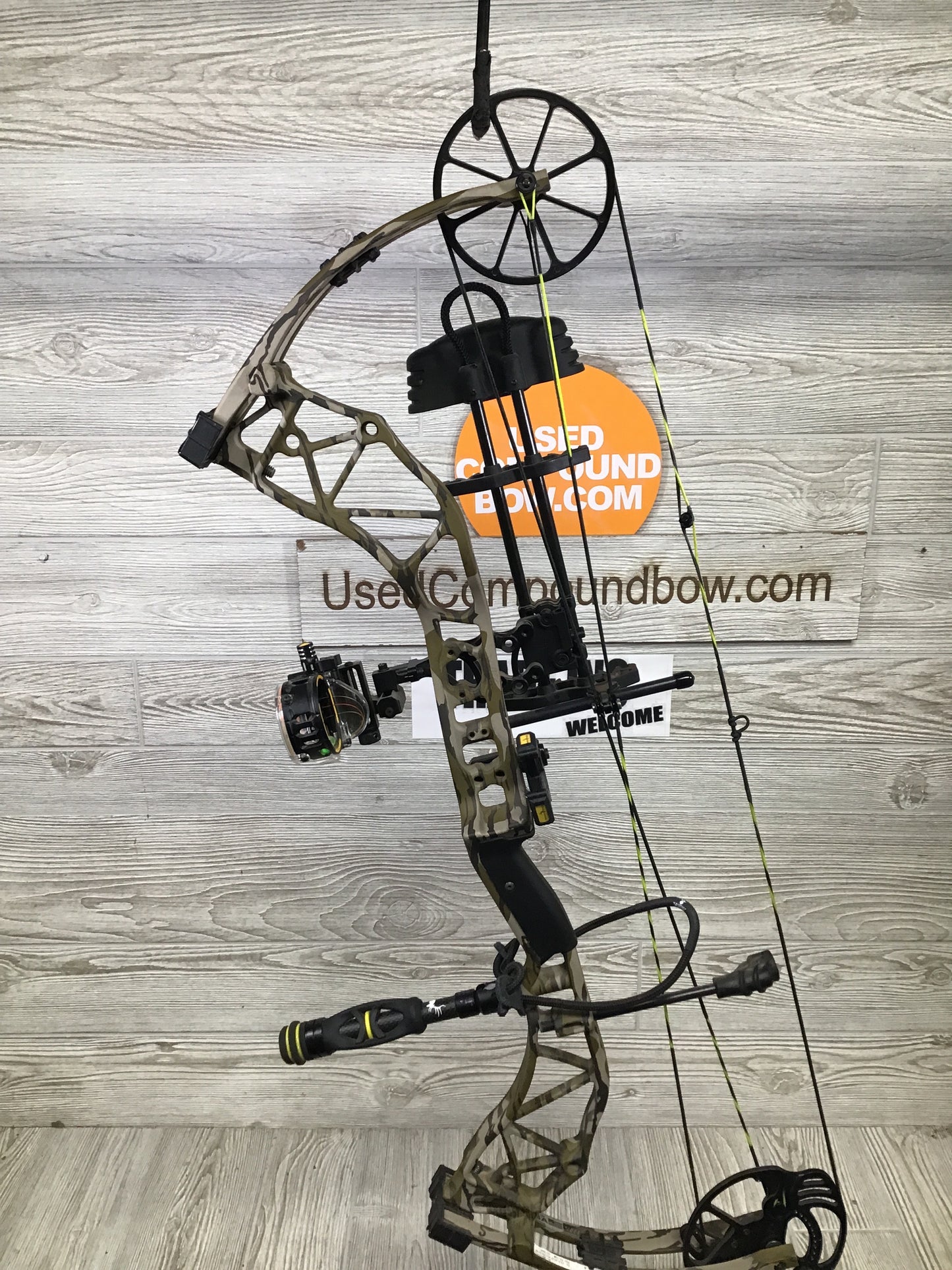 Used Bear Adapt Plus THP Package Right Handed Mossy Oak bottomlands 55-70#