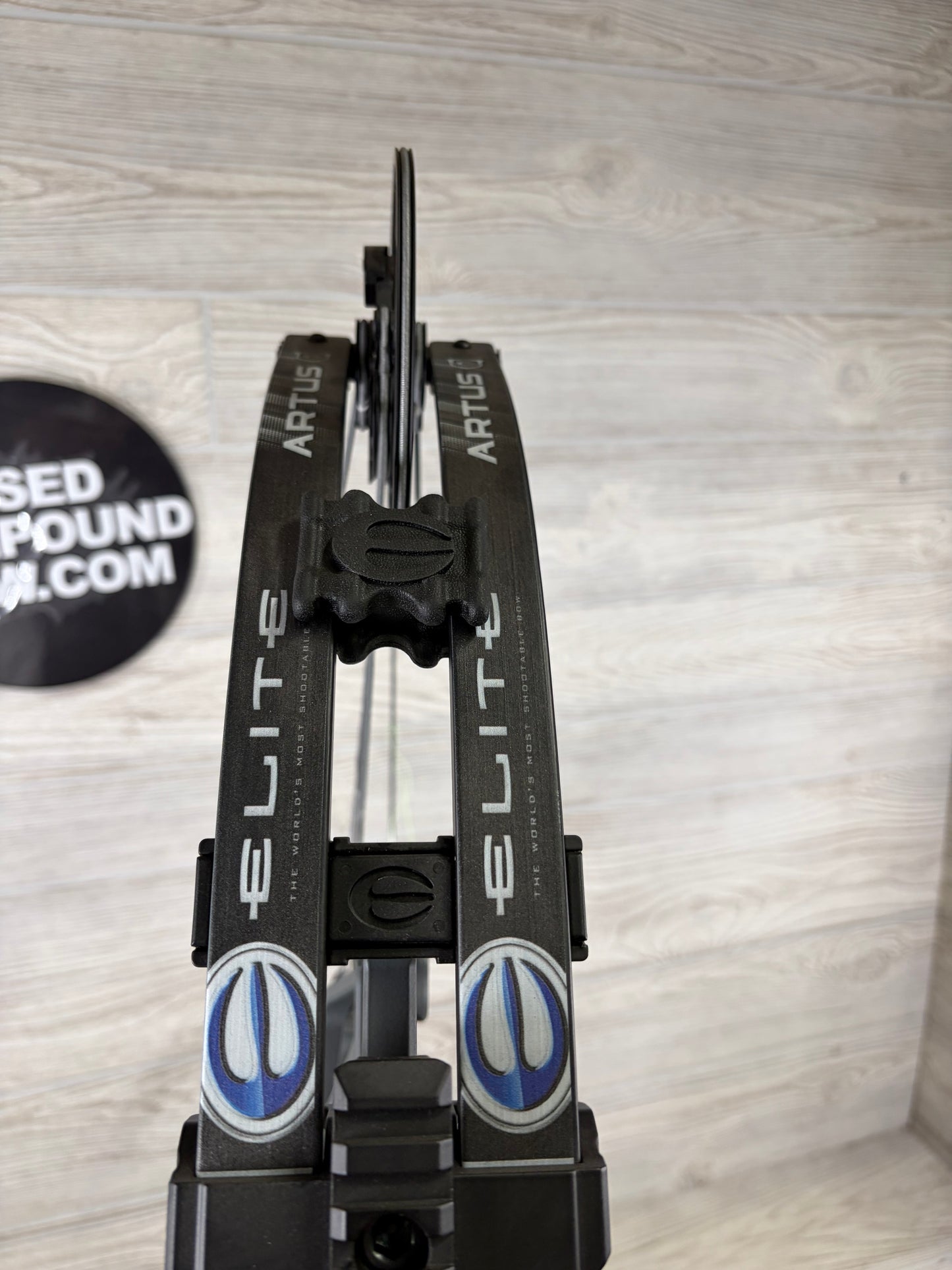 Elite Artus Right Handed Slate Gray 70lb