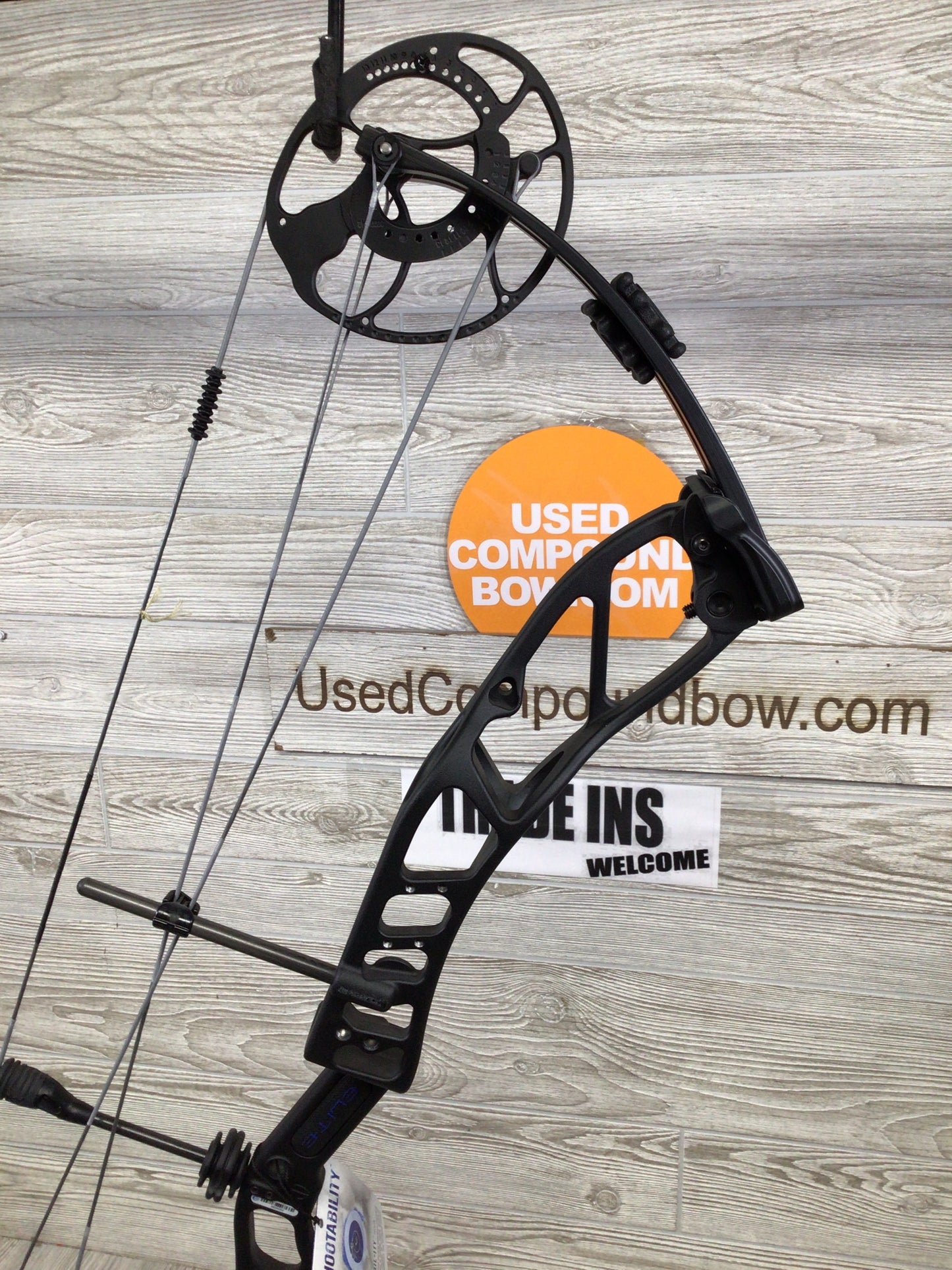 Elite Terrain RH Black 25.5-31.5" 45-60# Bow