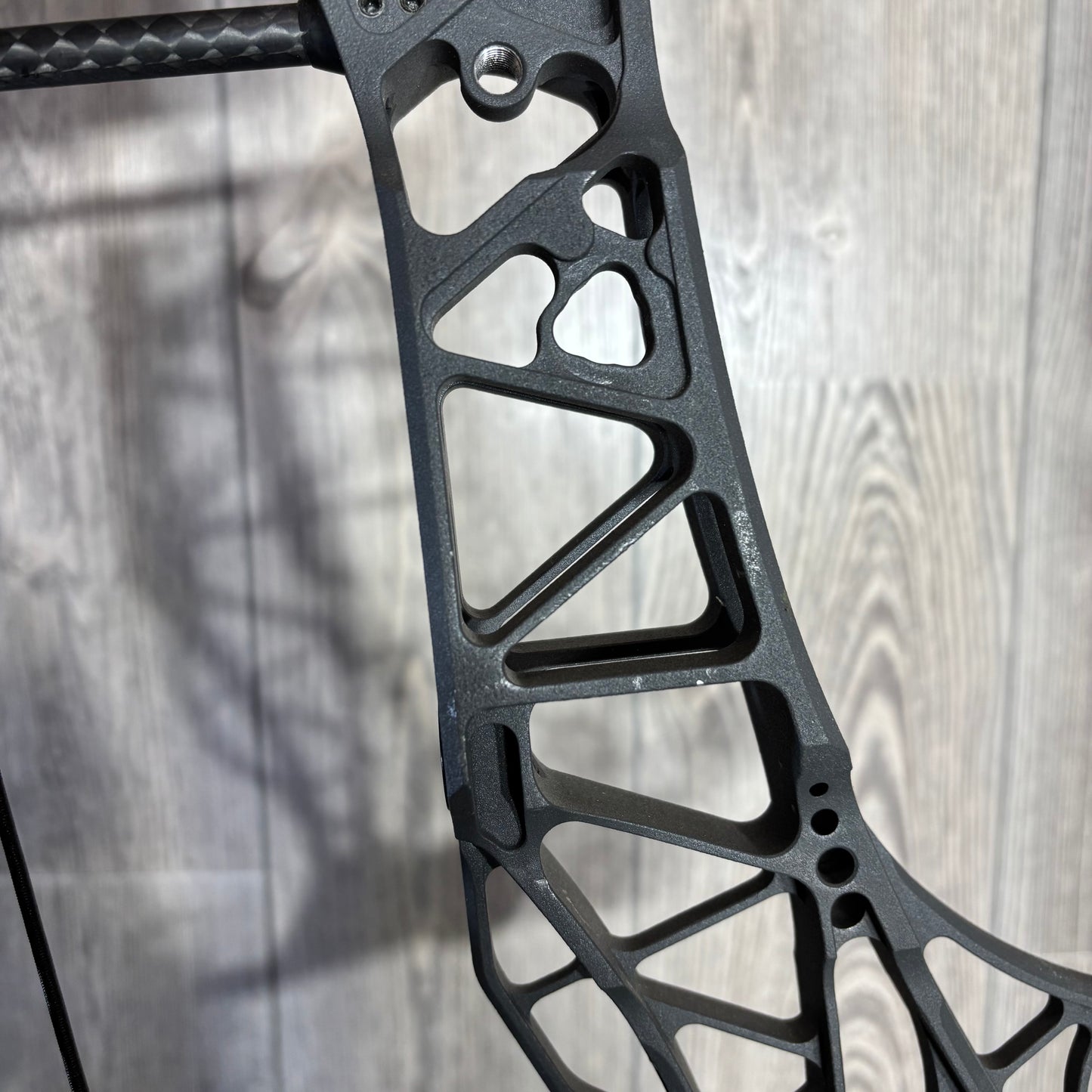 Used Mathews Lift X 33 RH Shale
