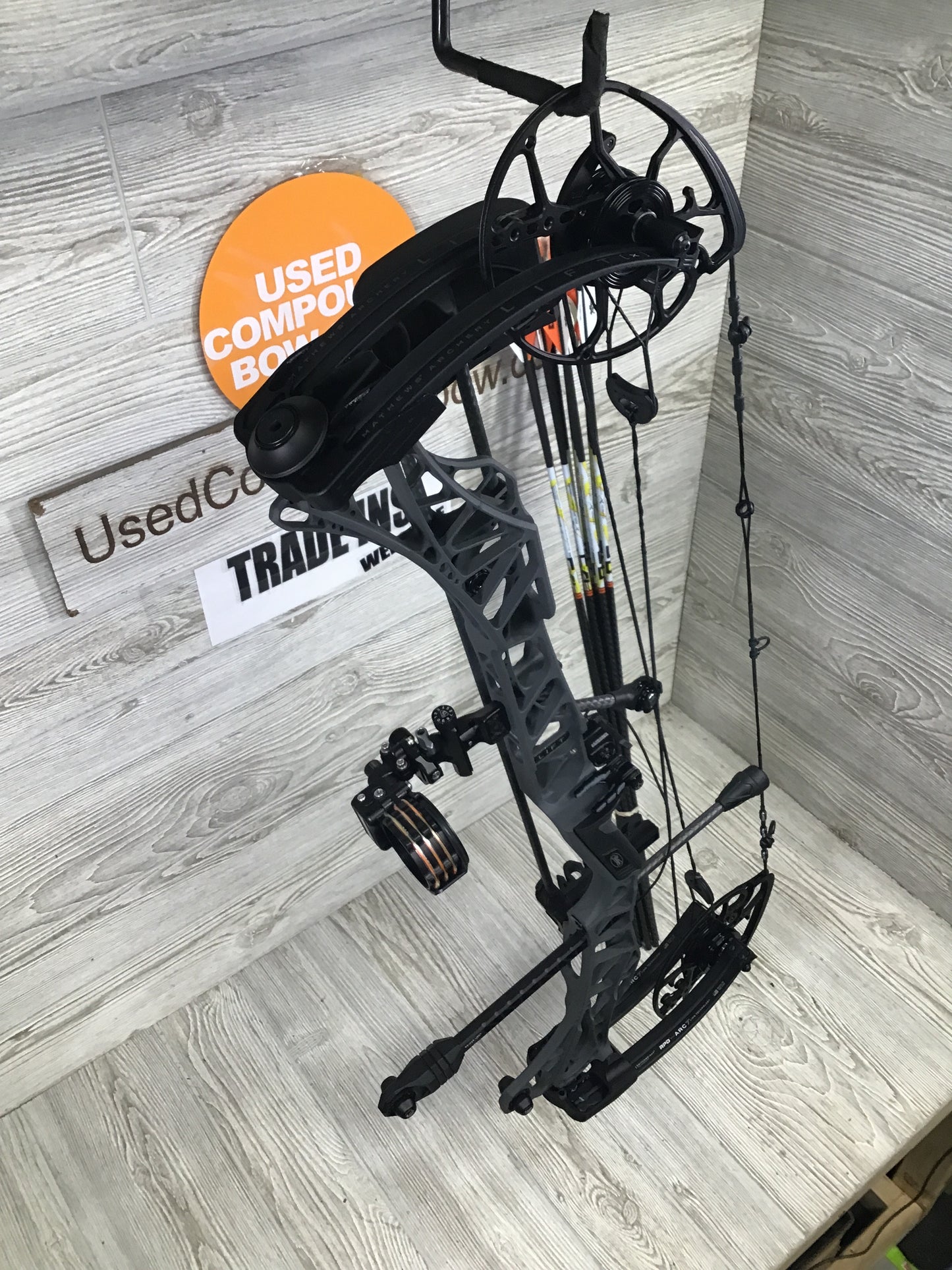 Used Mathews Lift X 29.5 Right Hand Shale Riser/Black Limbs 28/70 LOADED Package