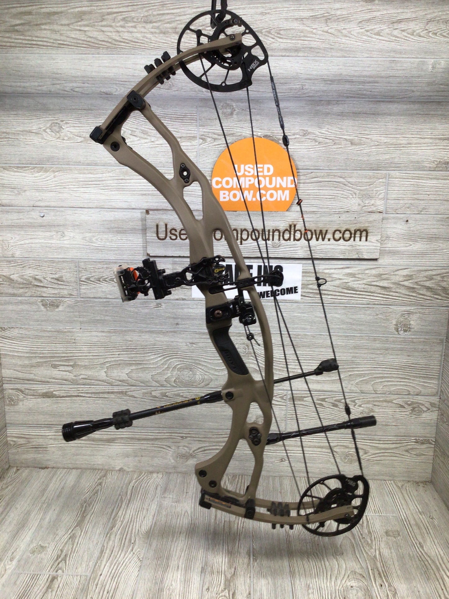 Used Hoyt RX-7 Ultra Left Hand buckskin 28.5/60-70# Package