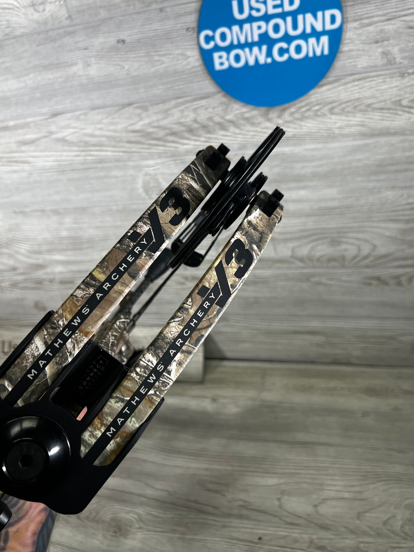 Used Mathews V3 31 Right Hand Realtree Camo