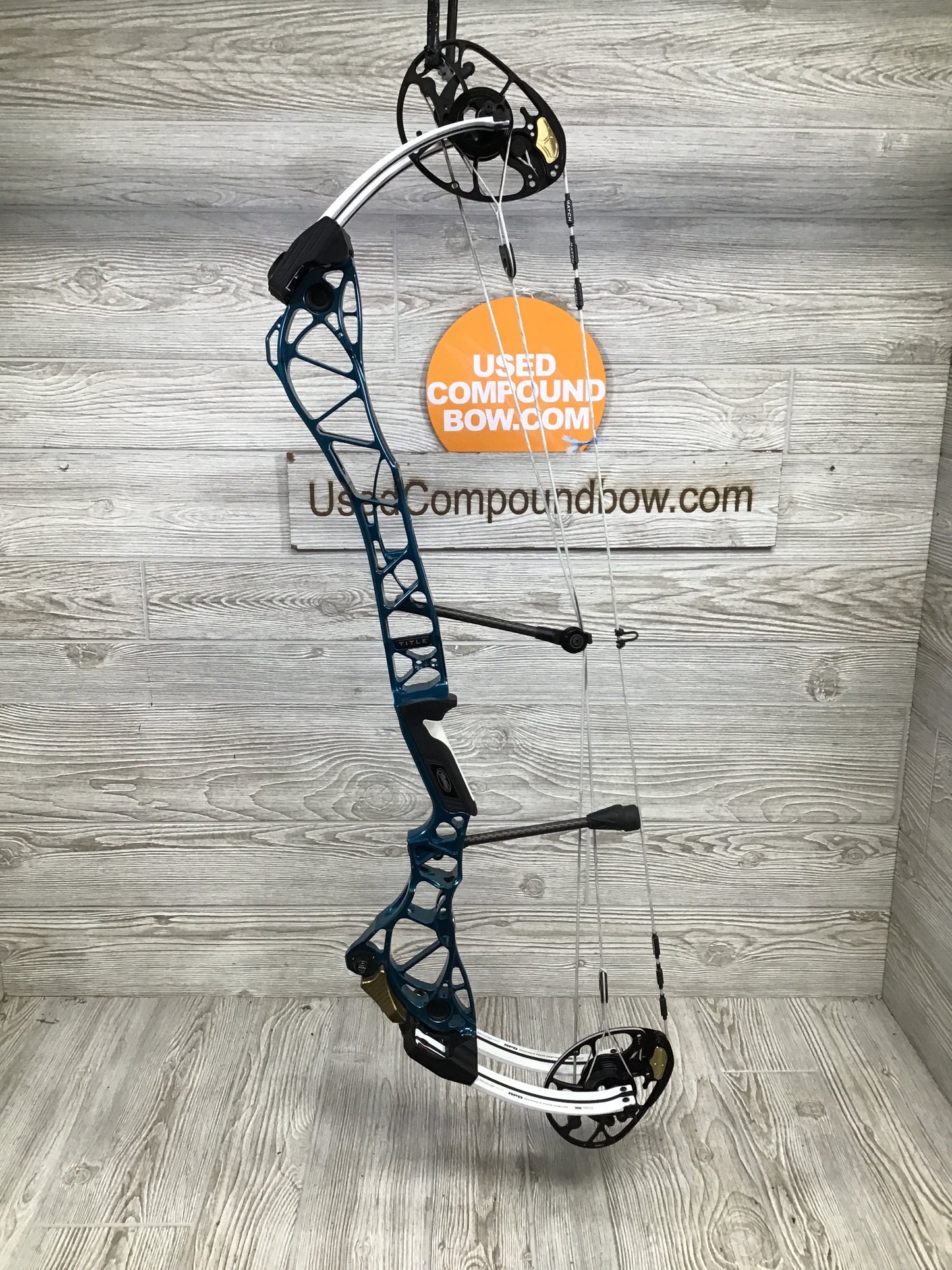 Mathews Title 34 Gen 2 right hand Teal Target bow