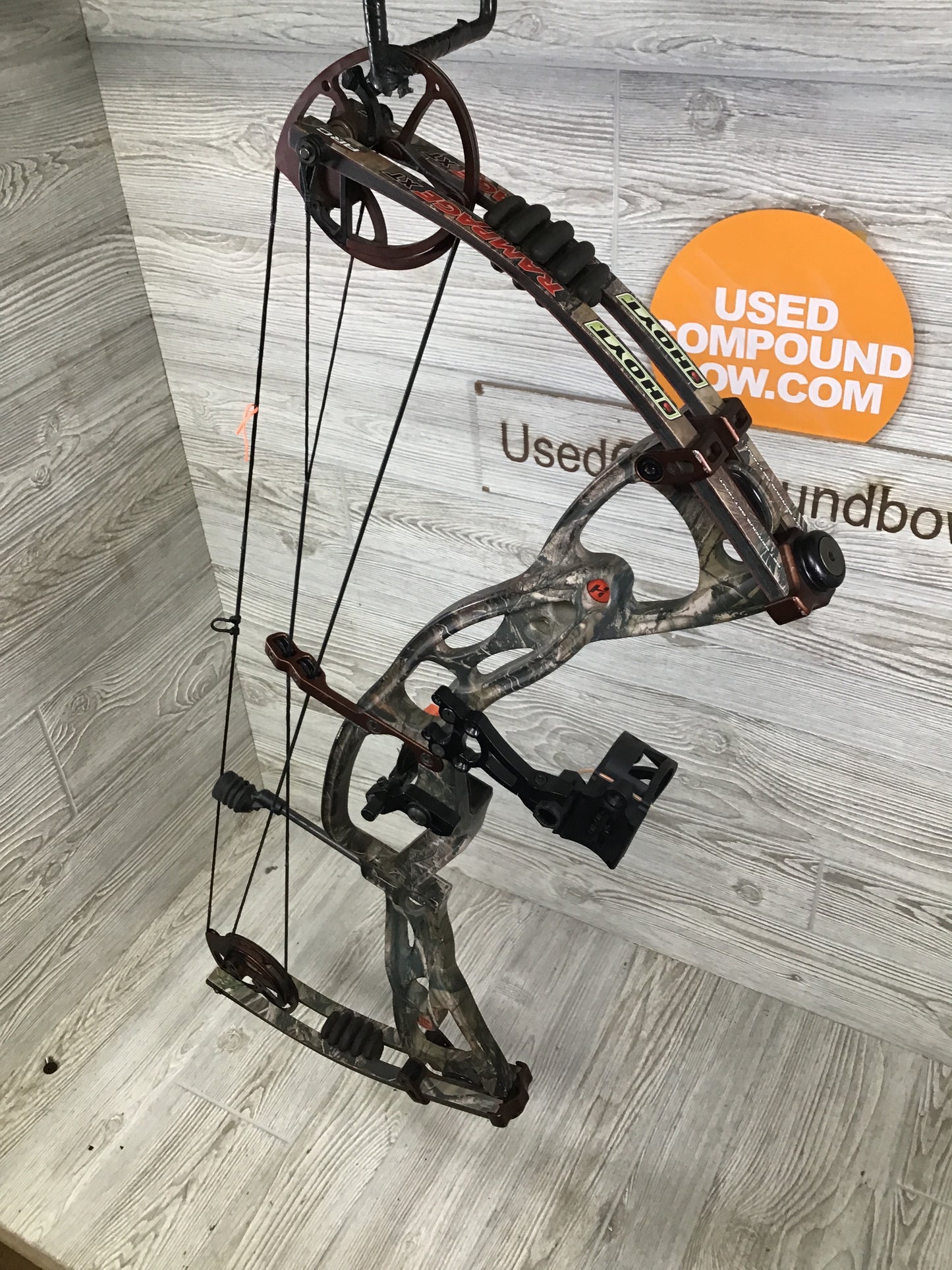 Used Hoyt Rampage XT RH PKG 28/70#