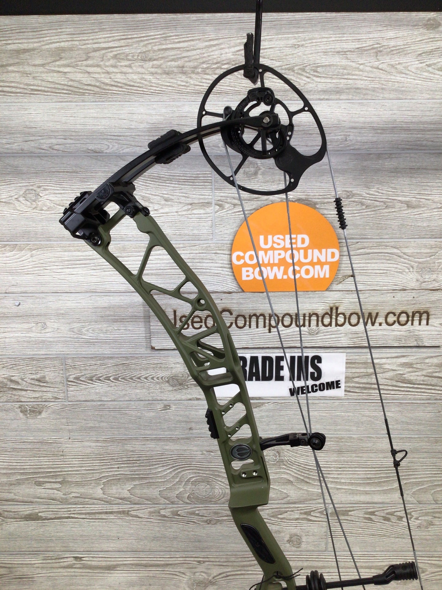 Elite Exalt LD OD Green Right Hand Bow 26.5-32" 60-70