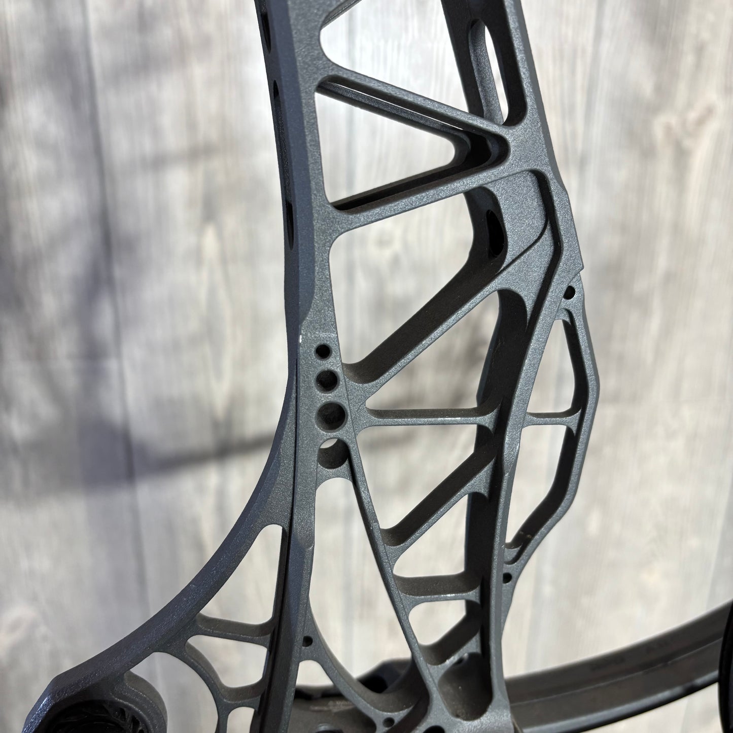 Used Mathews Lift X 33 RH Shale