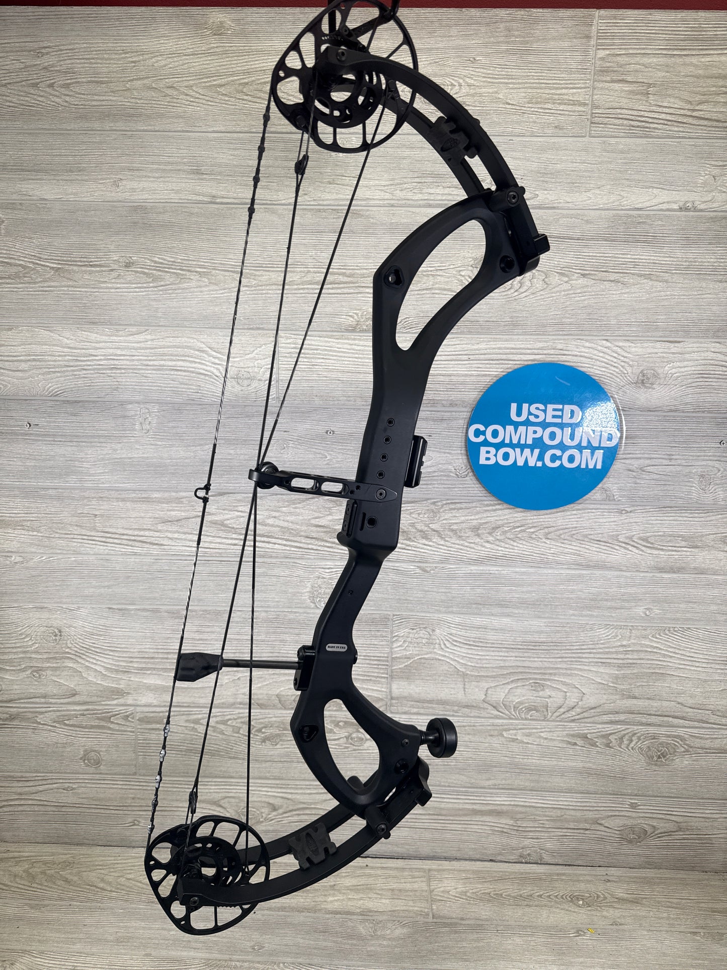 Used PSE Mach 30 FDS Black Right Handed Package gas systm x strings