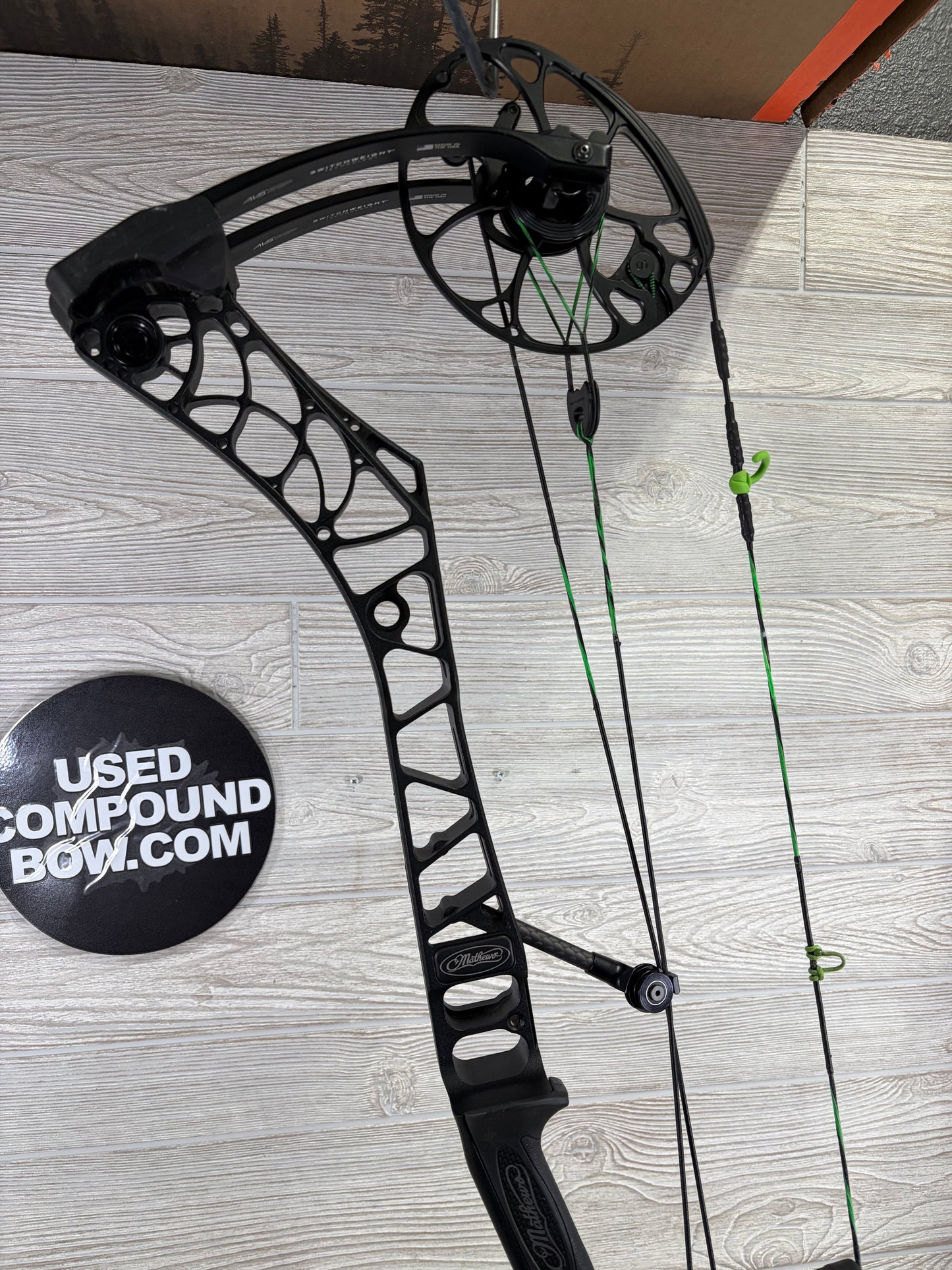 Used Mathews V3 31 Right Hand Black 29" 75lb