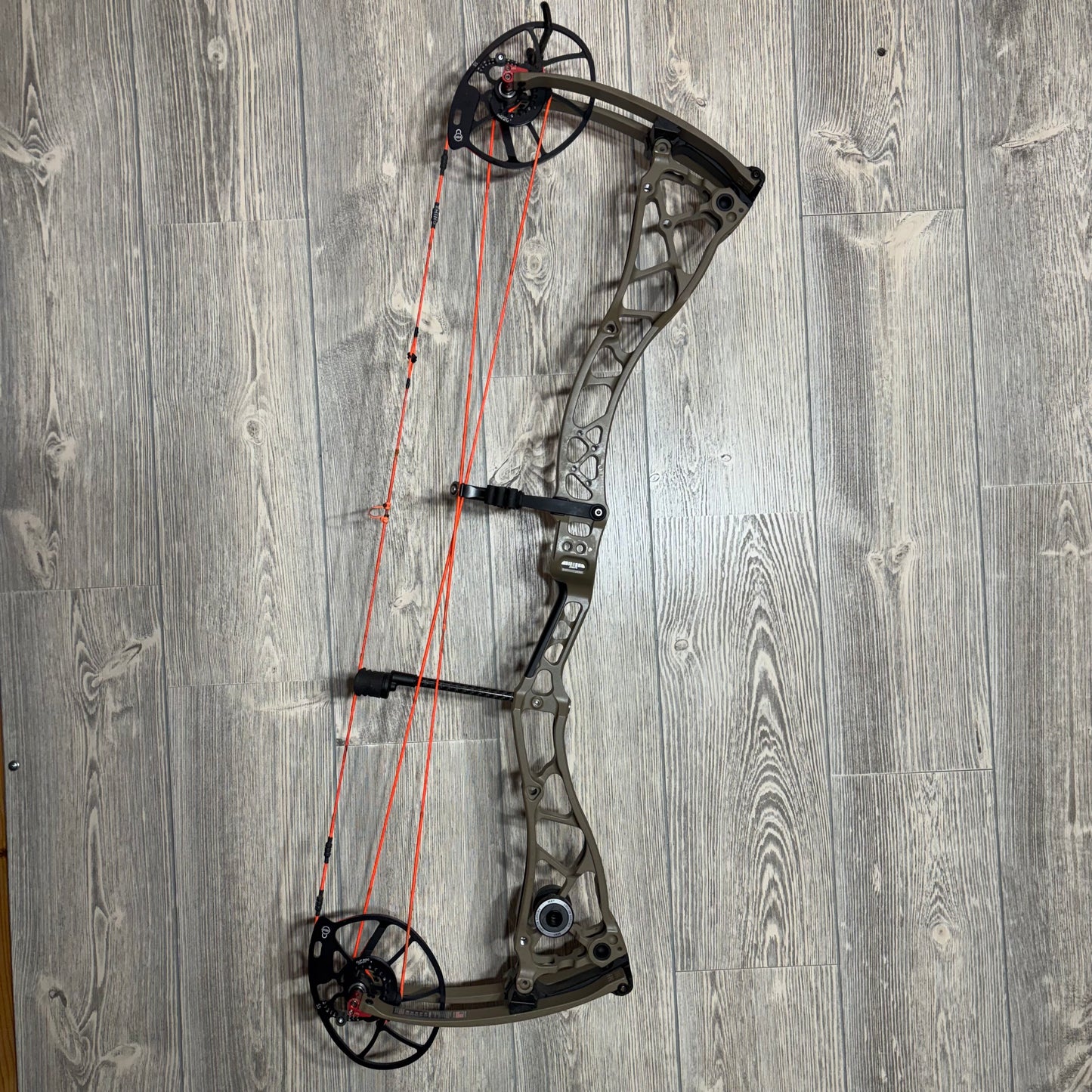 Used Bowtech SS34 RH Sandstone 50lbs