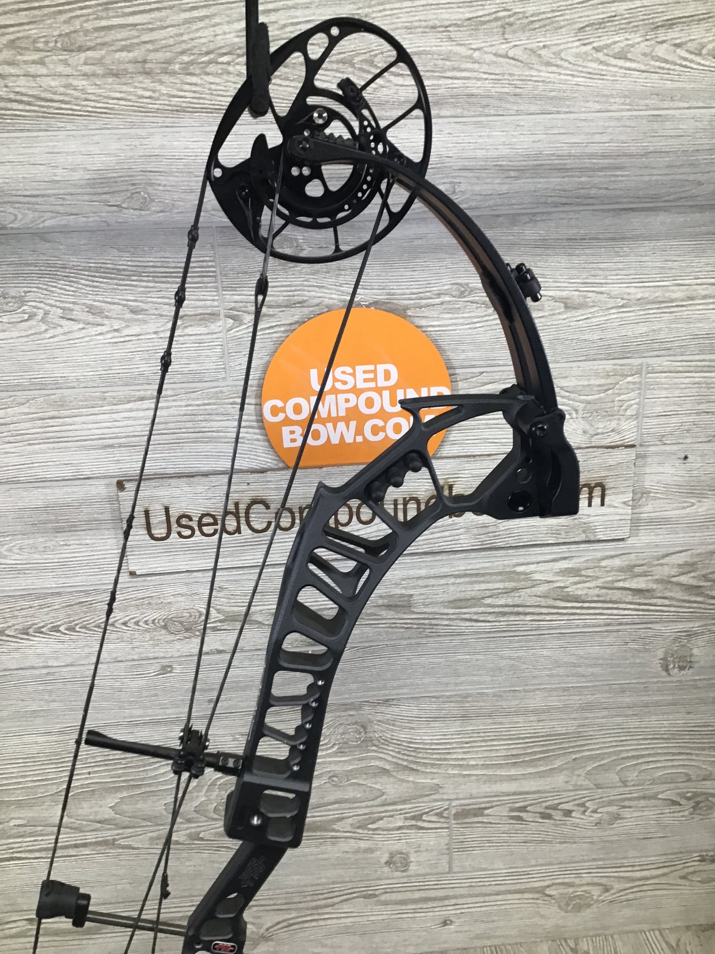 Used PSE Xpedite Right Handed 60-70# Gray