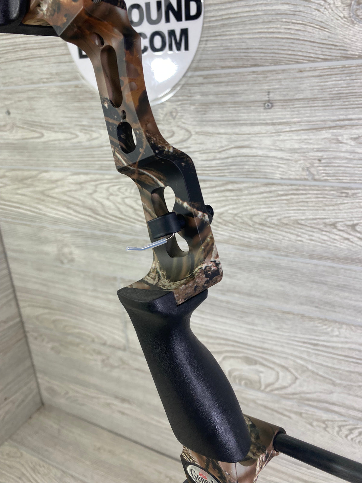Used Genesis Mini Right Handed camo bow