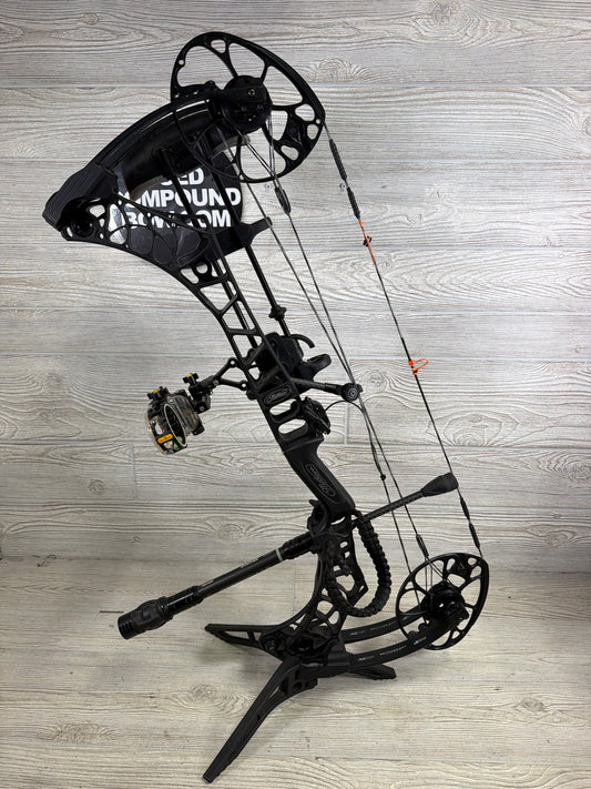 Used Mathews V3 27 Black RH PKG