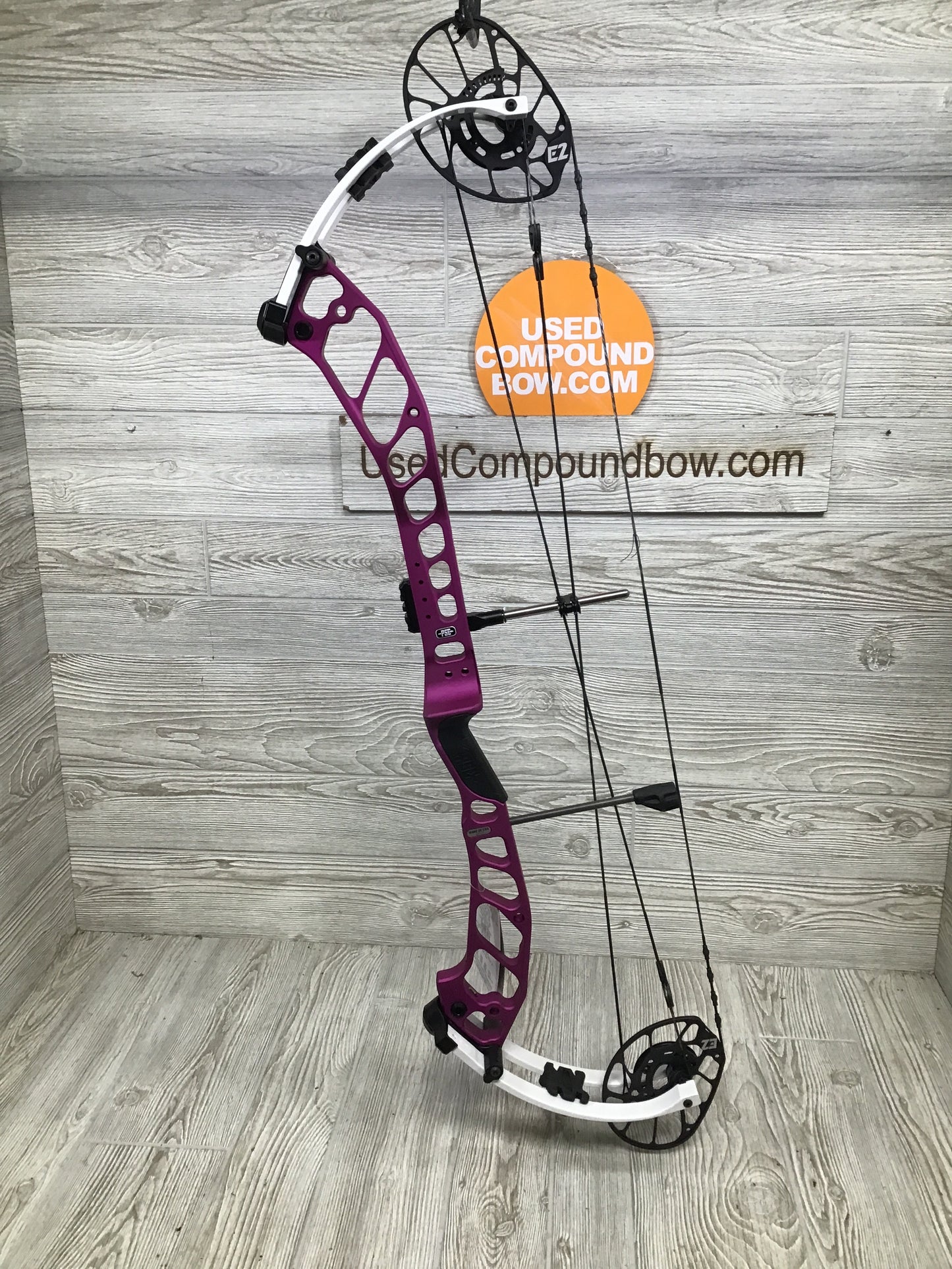 NEW IN BOX W/Warranty PSE Shootdown Pro E2 70# RH Purple Target Bow
