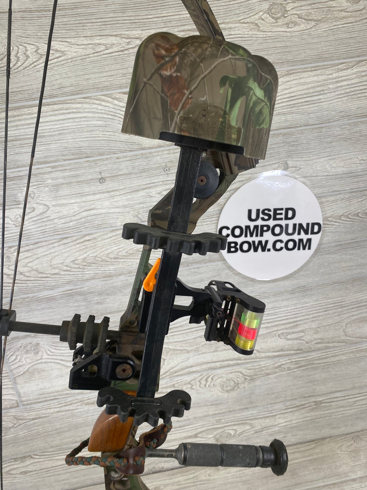 Used Mathews MQ1 30" 70lb Right Handed Bow