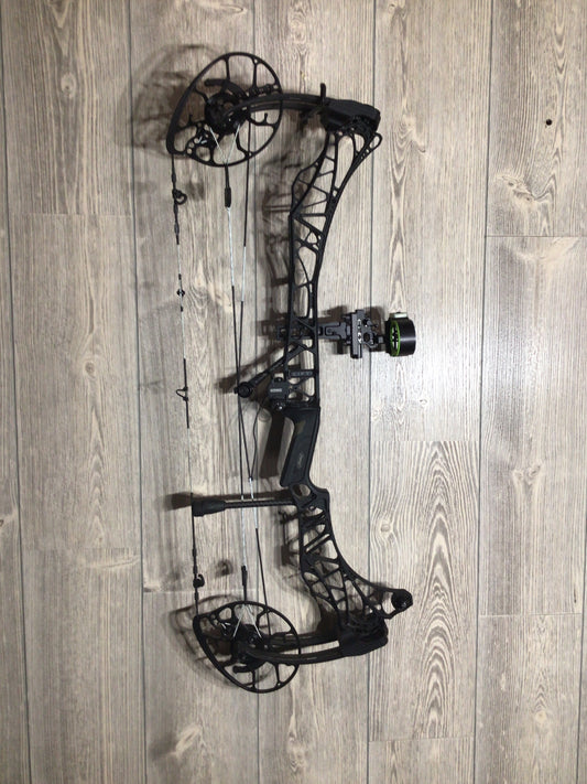 Mathews Lift 29.5 Left Handed Black Bow