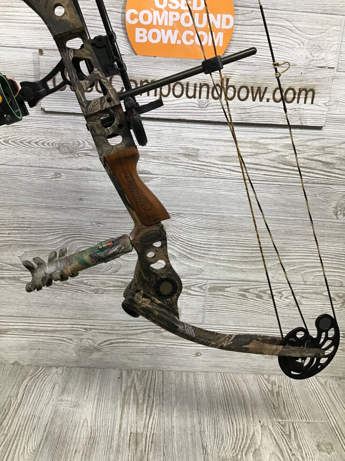 Used Mathews SQ2 28" 70 lb Realtree X-tra Hunting PKG