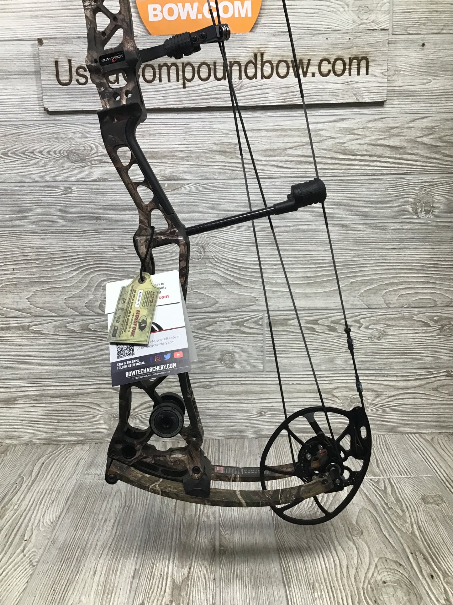 NEW Bowtech SX80 Mossy Oak Right Handed 29/80#