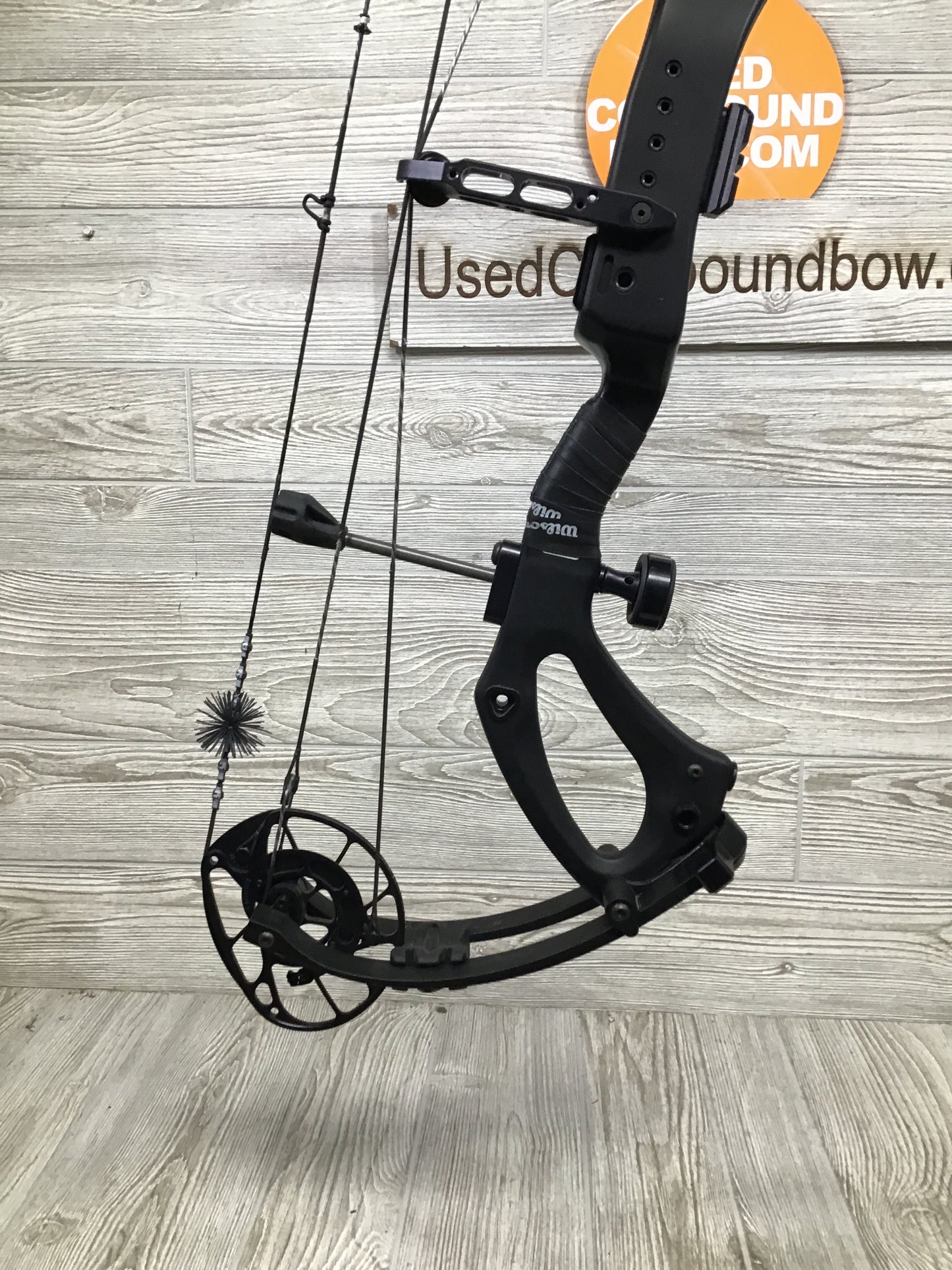 Used PSE Mach 30 DS Black Right Handed 24.5-30" 60/70#