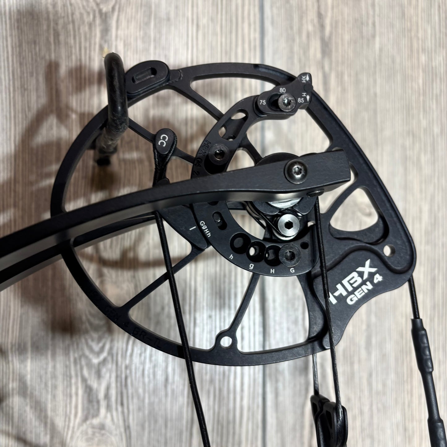 Used Hoyt Alpha AX-2 32 LH 50lb Black with Accessories + Gas String Set