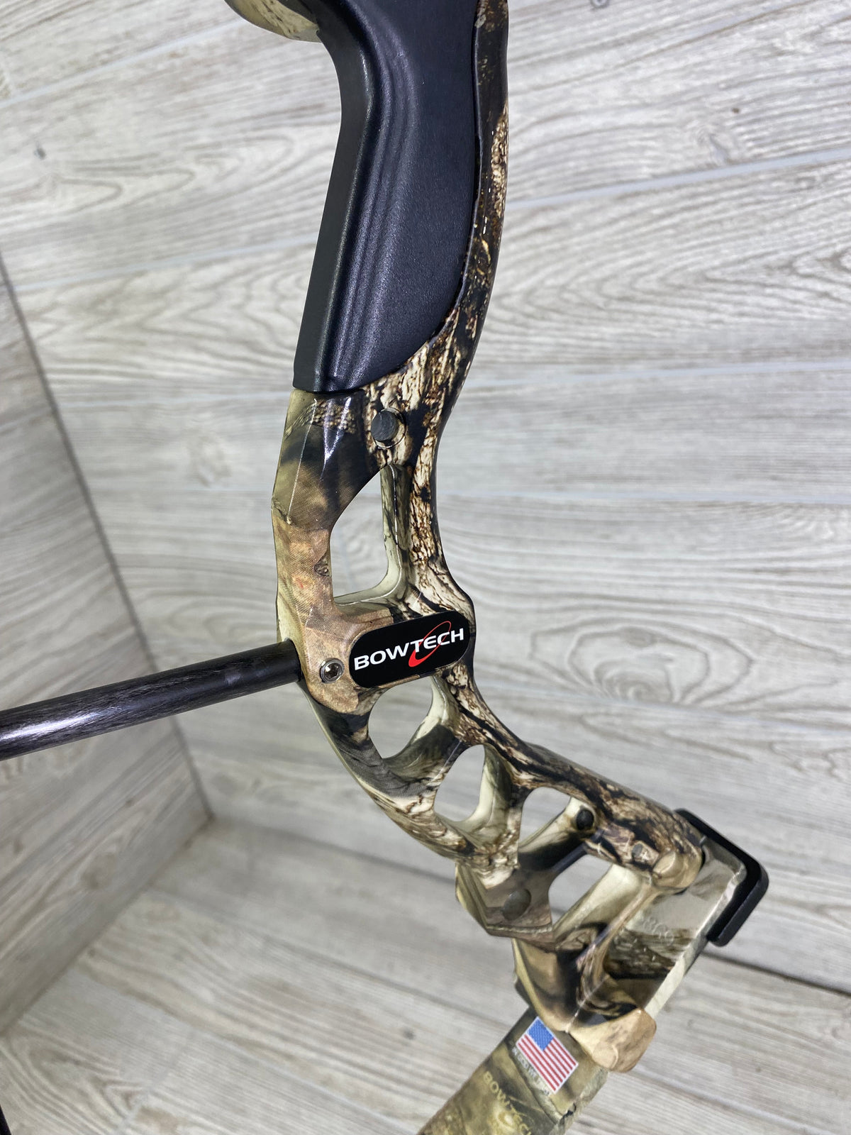 Bowtech Fuel LEFT Hand 18-30" 30-70lbs.