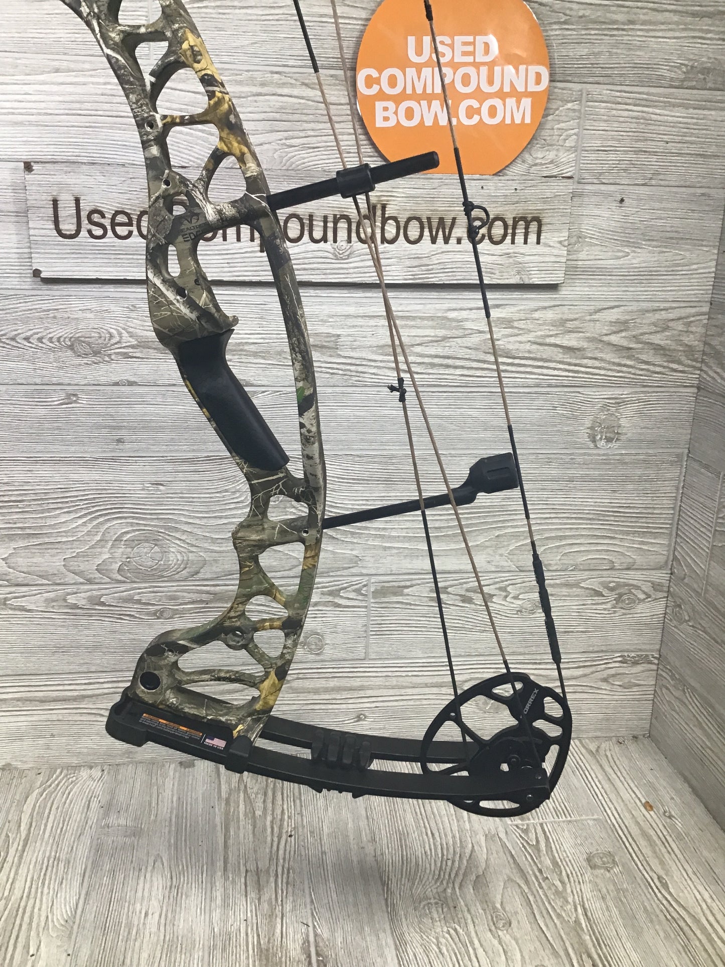 Used Hoyt Torrex Left Handed Realtree 60-70# 26-30"