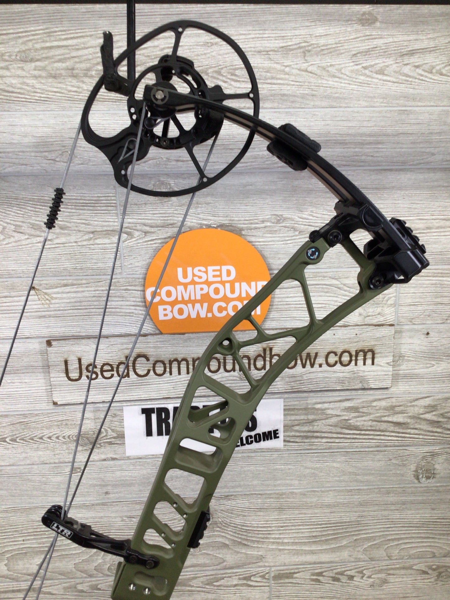 Elite Exalt LD OD Green Right Hand Bow 26.5-32" 60-70