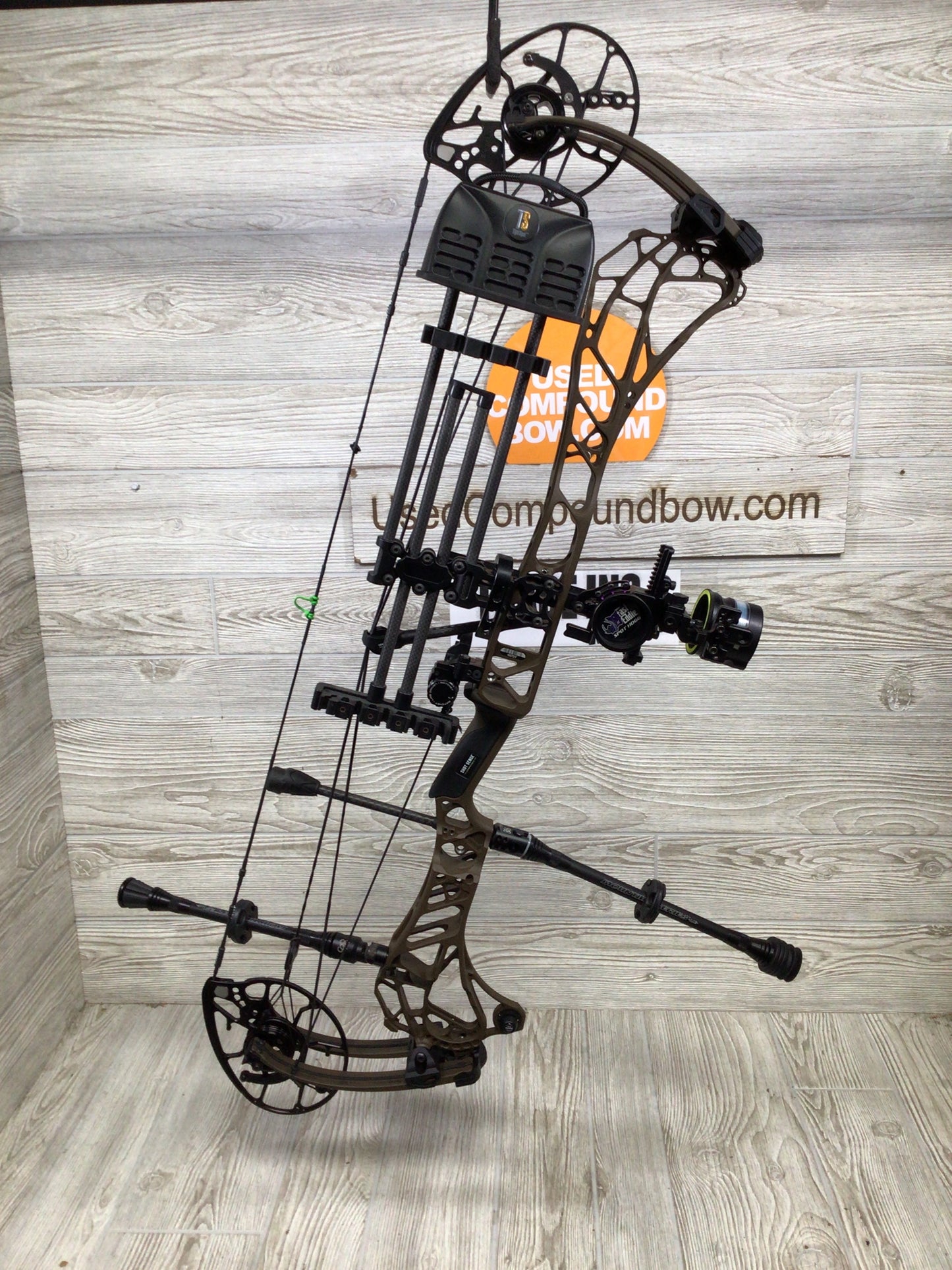 Used Mathews ARC 34 Right Handed Kodiak 29"/75# LOADED PACKAGE