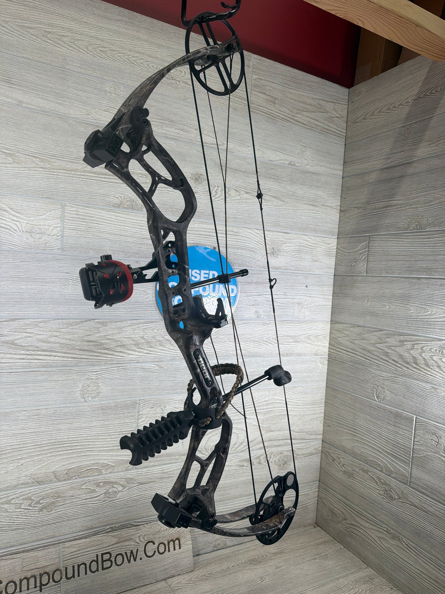 Used Bear Marshall TK 29" 70lb Right Hand camo bow pkg