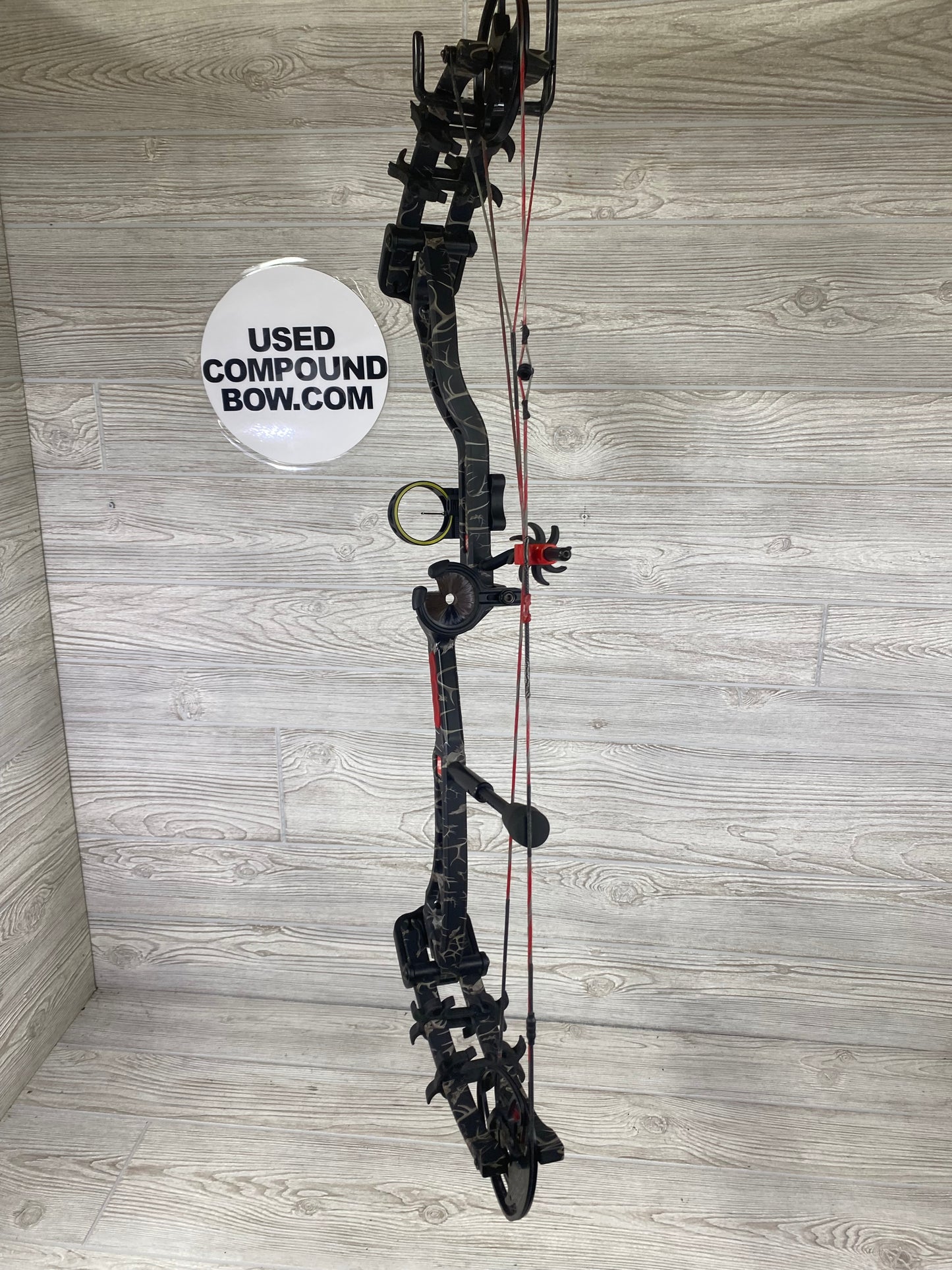 PSE Bow Madness Right Hand 25-30" 60-70lb Bow Pkg
