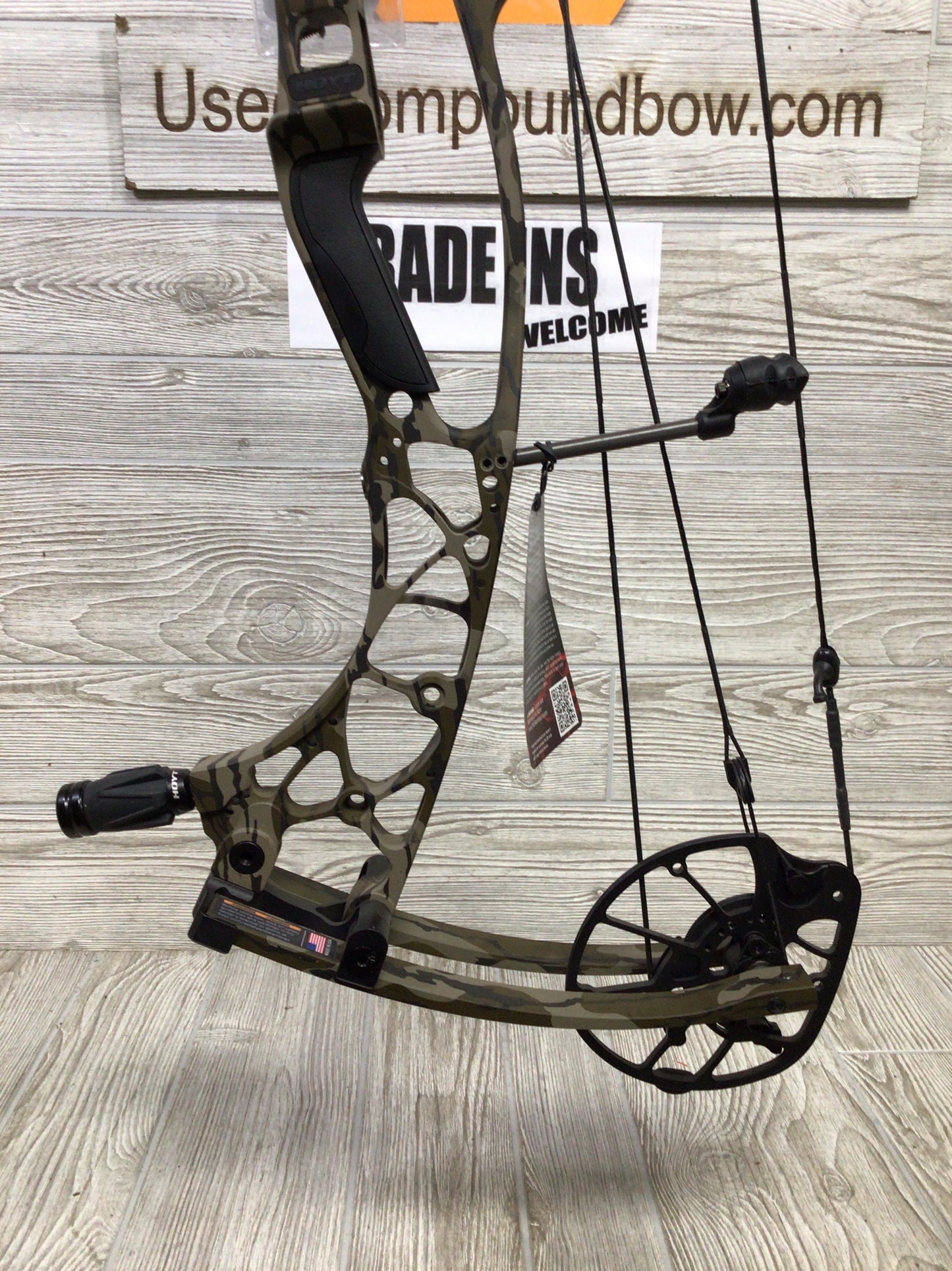Hoyt AX-2 32 29" 60-70lb Right Hand Bottomlands