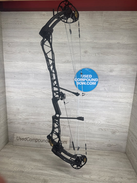 Used Mathews Title 38 (Gen 1) Blackout super clean