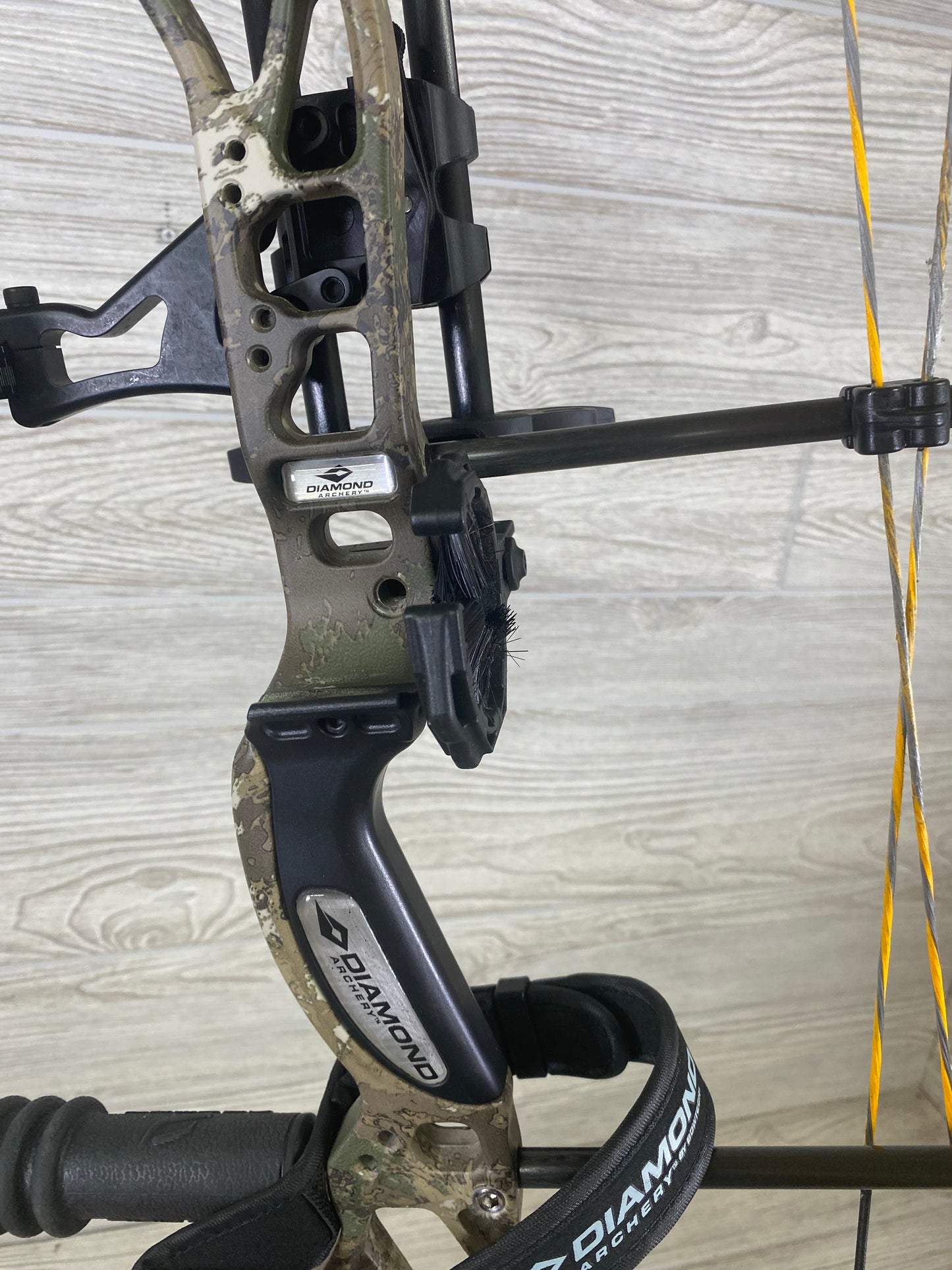 Diamond Edge 320 RH Bow Package